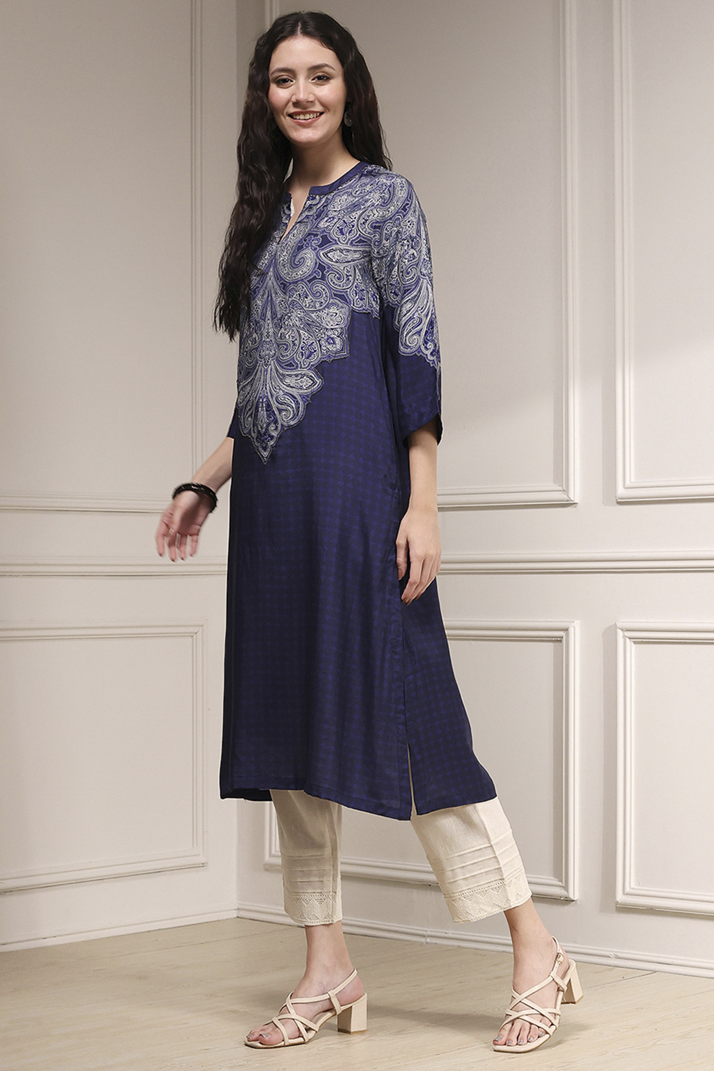 Olive Green Printed Straight Kurta image number 2