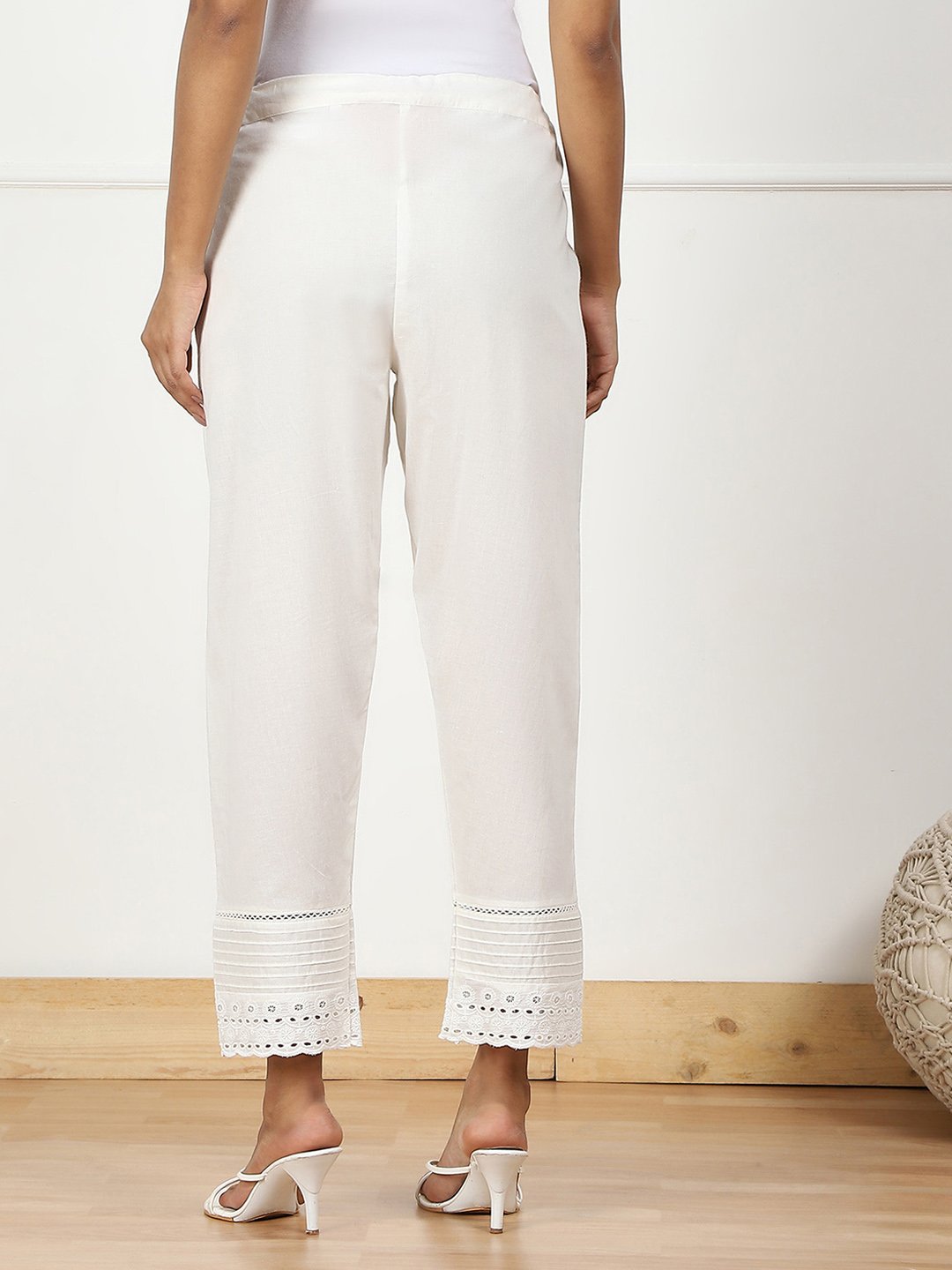 Red Cotton Solid Pant image number 4