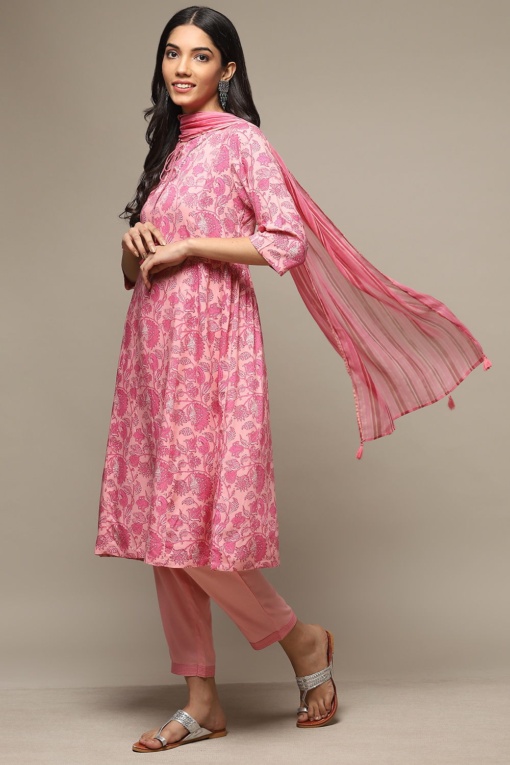 White & Blue Rayon Gathered Kurta Pants Suit Set image number 5