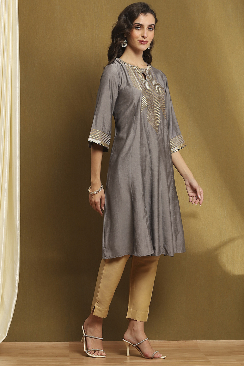Grey Yarn-Dyed Festive Kalidar Kurta image number 4