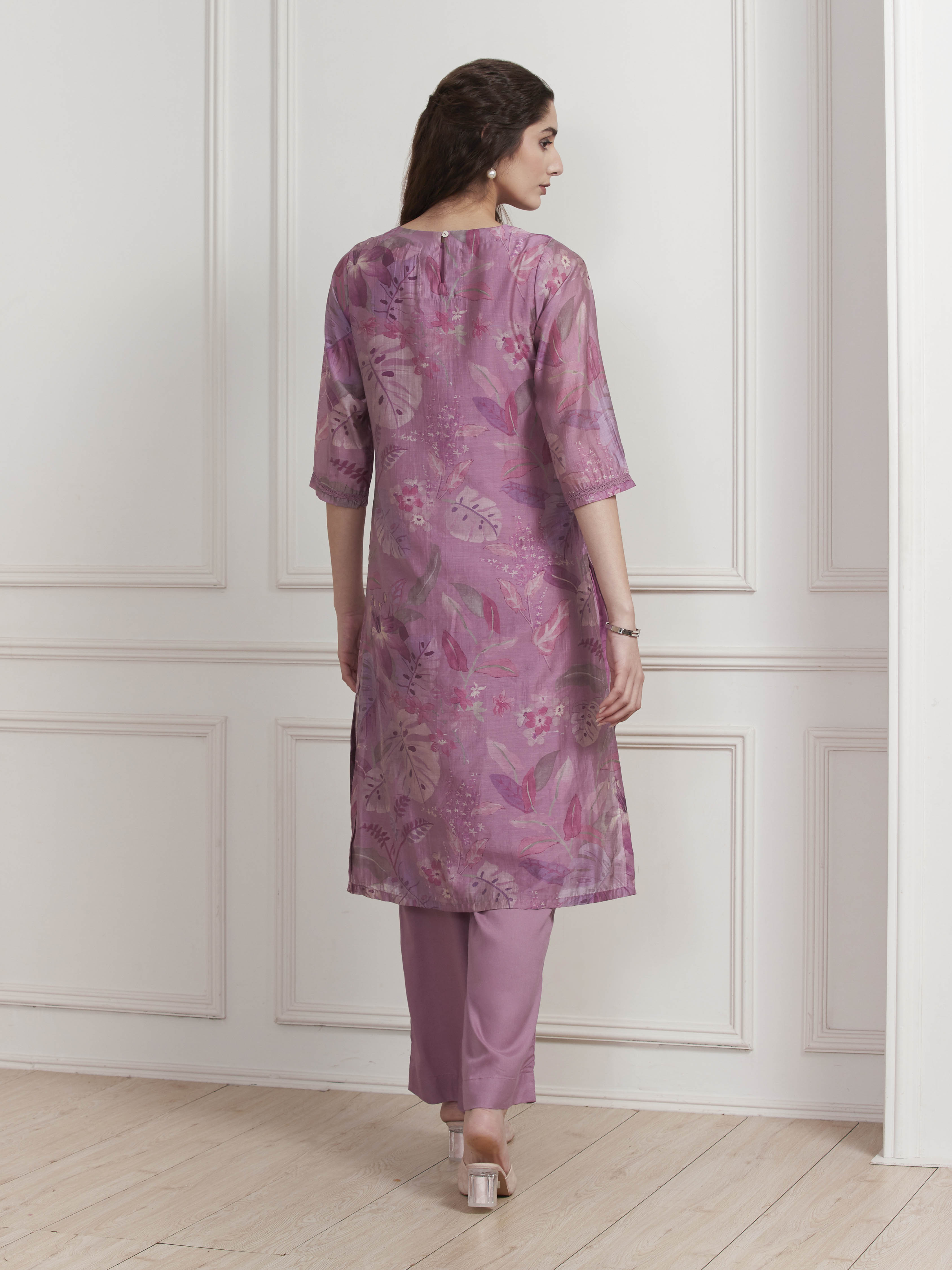Lavender Floral Printed Straight Kurta Set image number 4