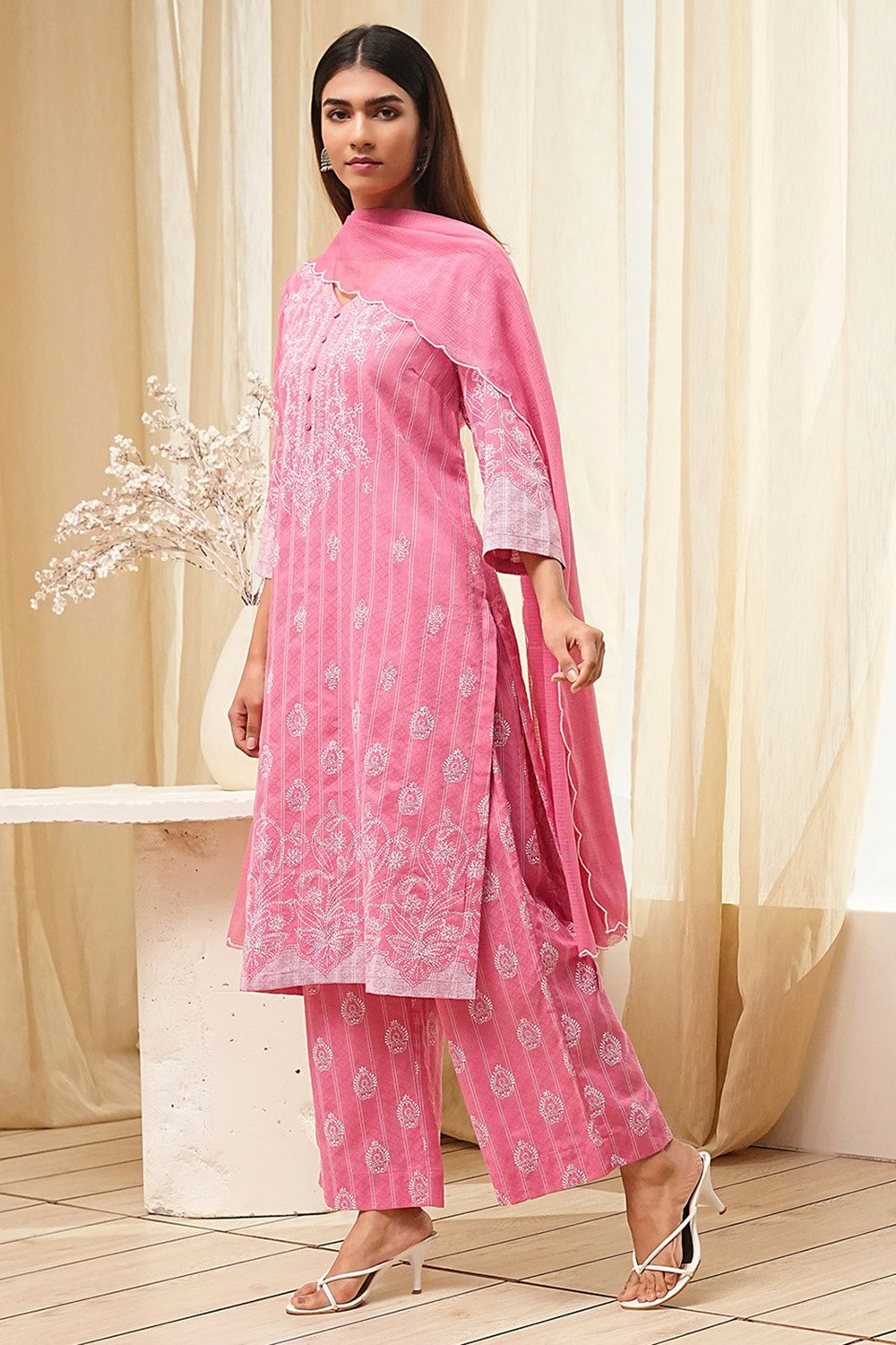Pink Pure Cotton Printed Straight Suit Set image number 3