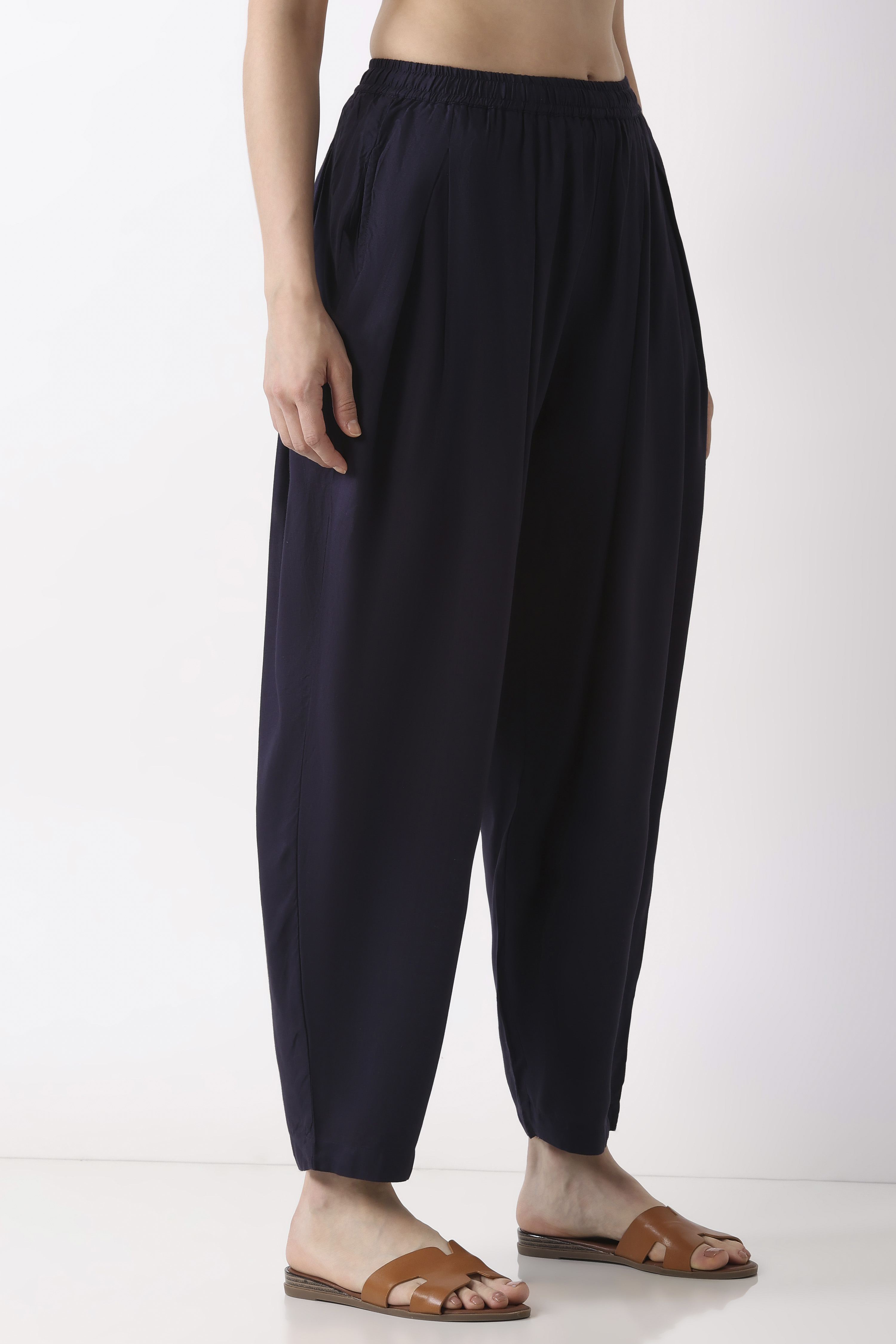 Indigo Blue Viscose Rayon Relaxed Solid Pants image number 3