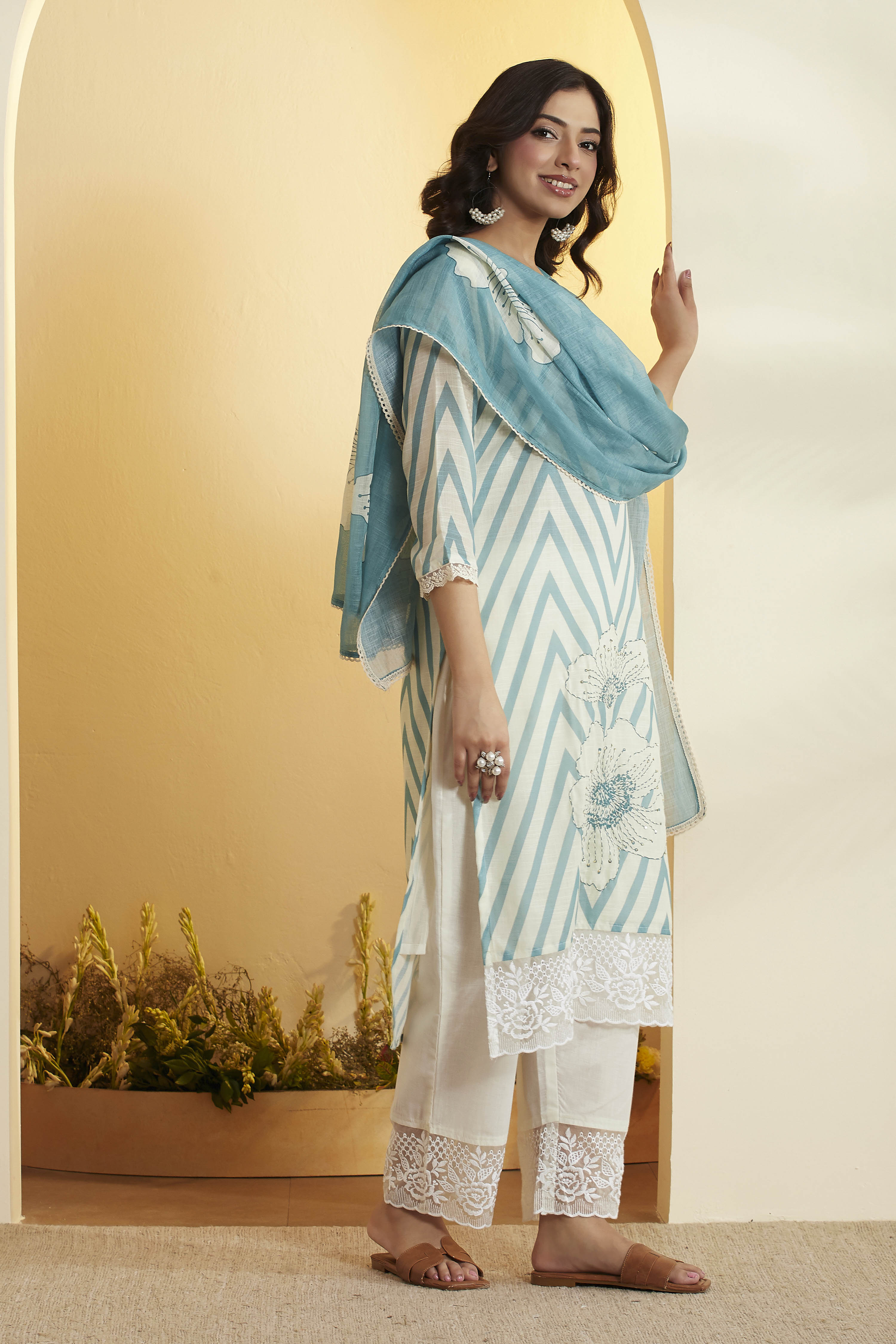 Sea Green Printed Poly Linen Floral Kurta Set image number 4