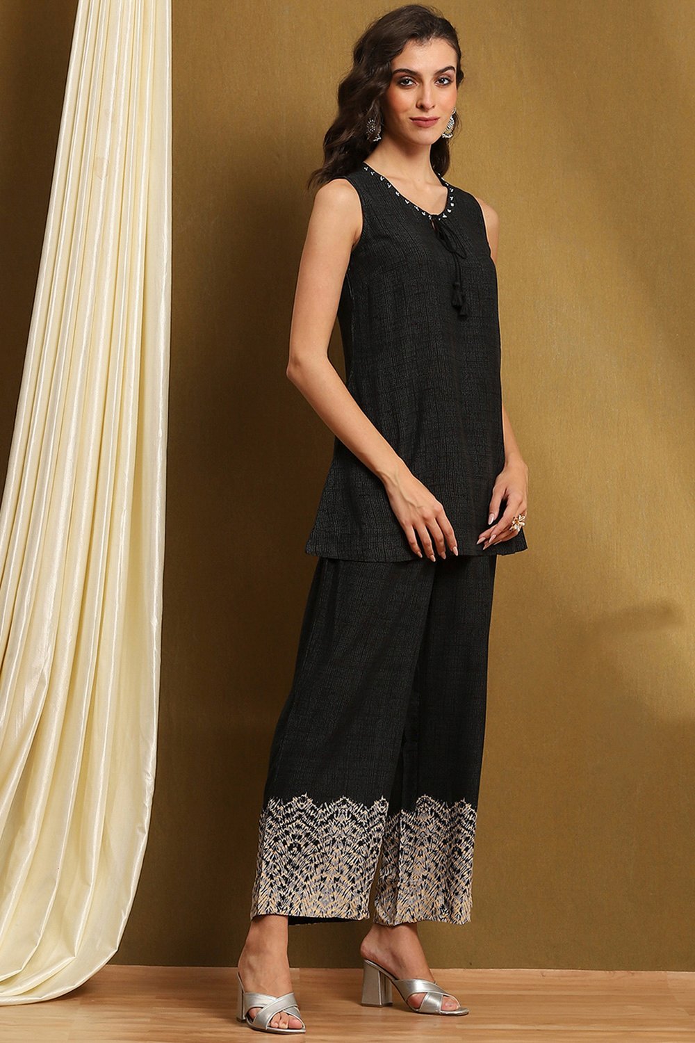 Black Printed Fusion Co-ord Set image number 7