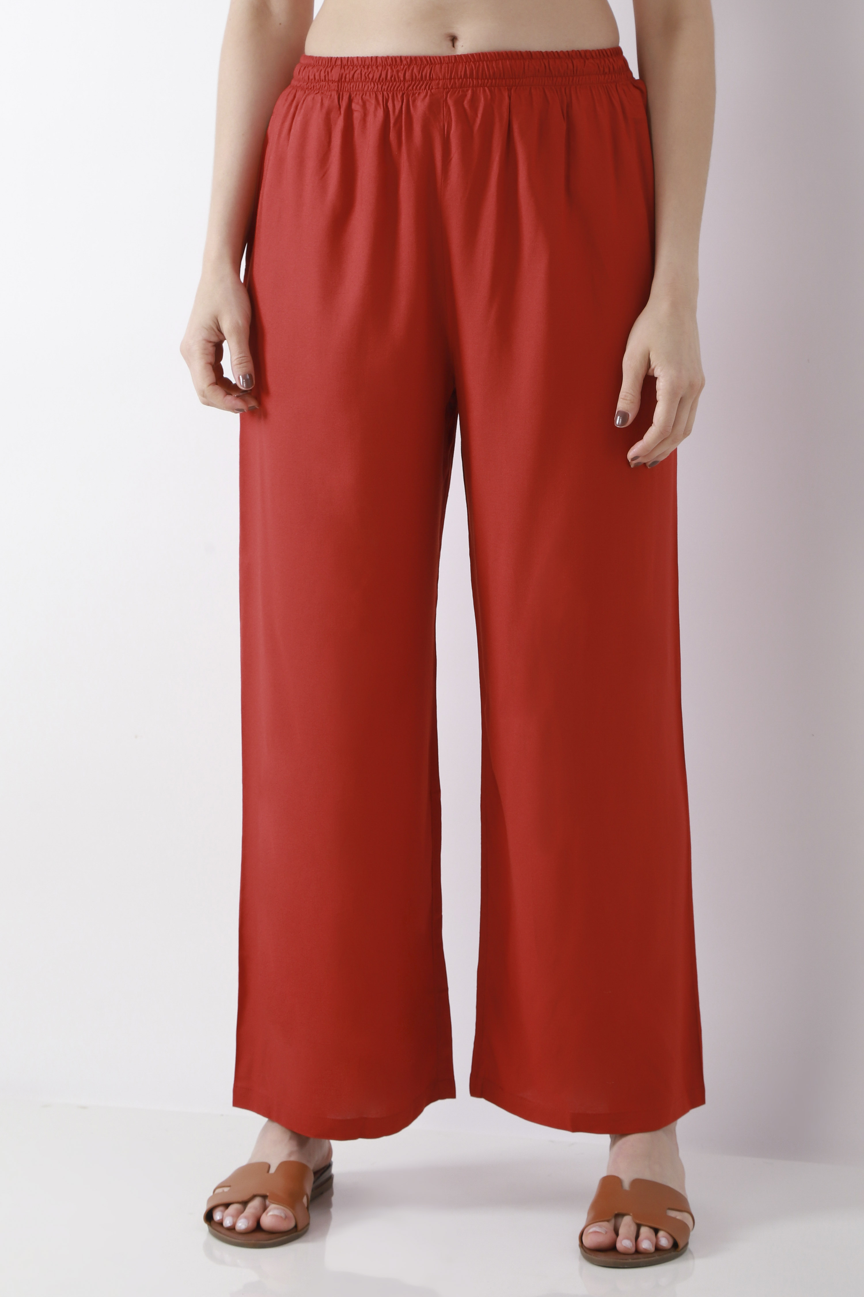 Green Solid Straight Palazzos image number 4