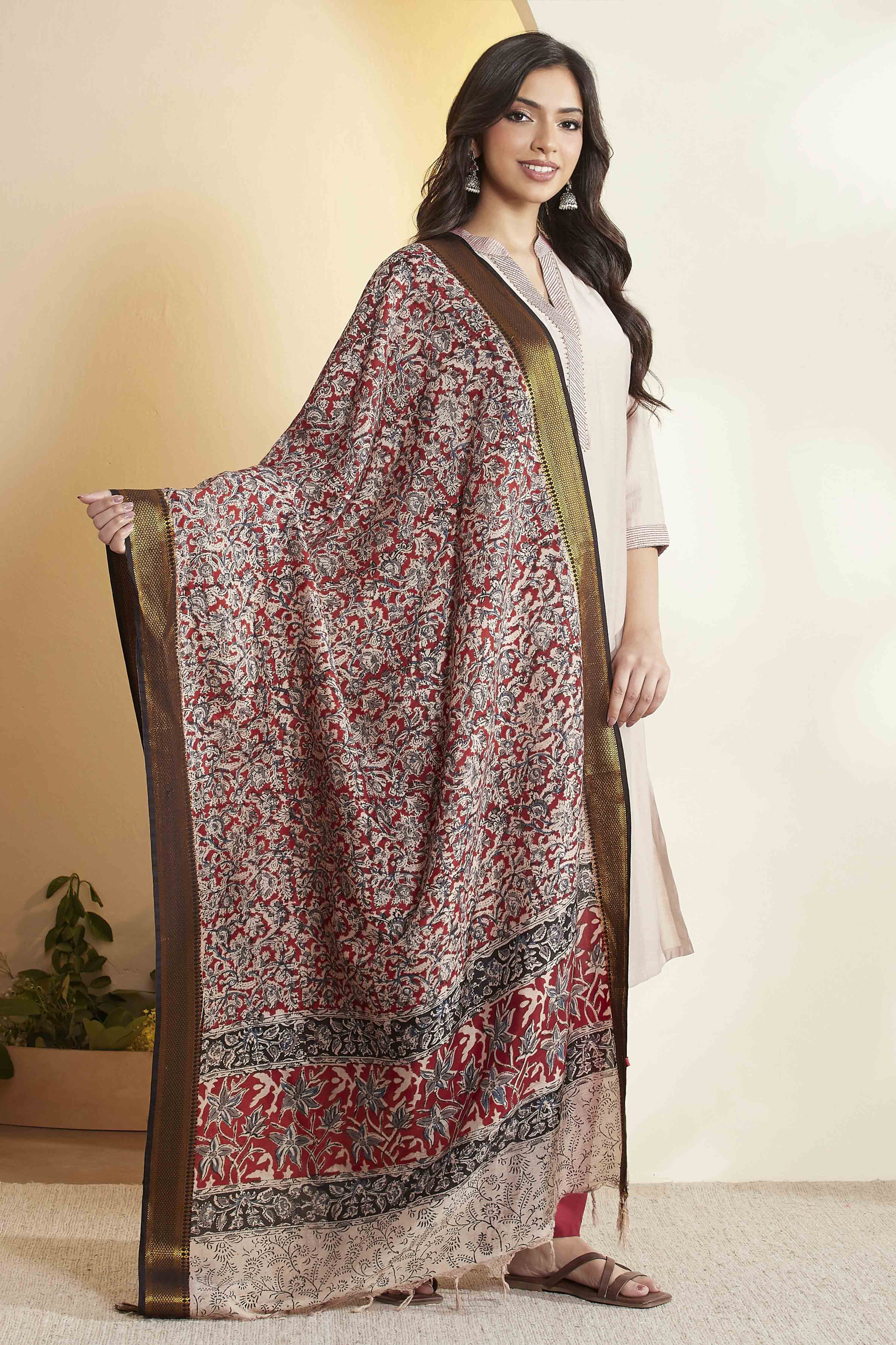 Red Chennur Silk Floral Printed Dupatta image number 4