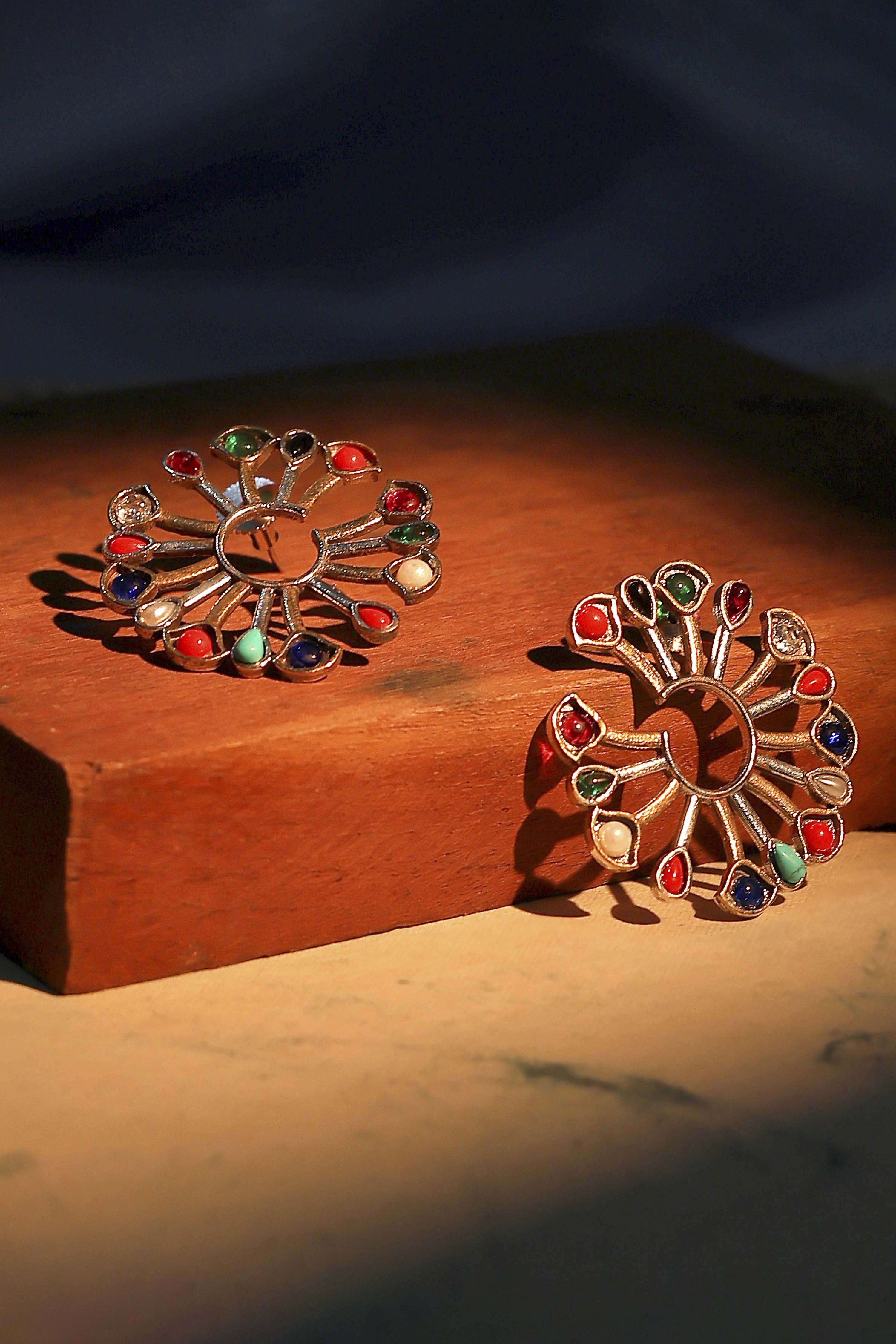 Multicolor Brass Studs image number 0