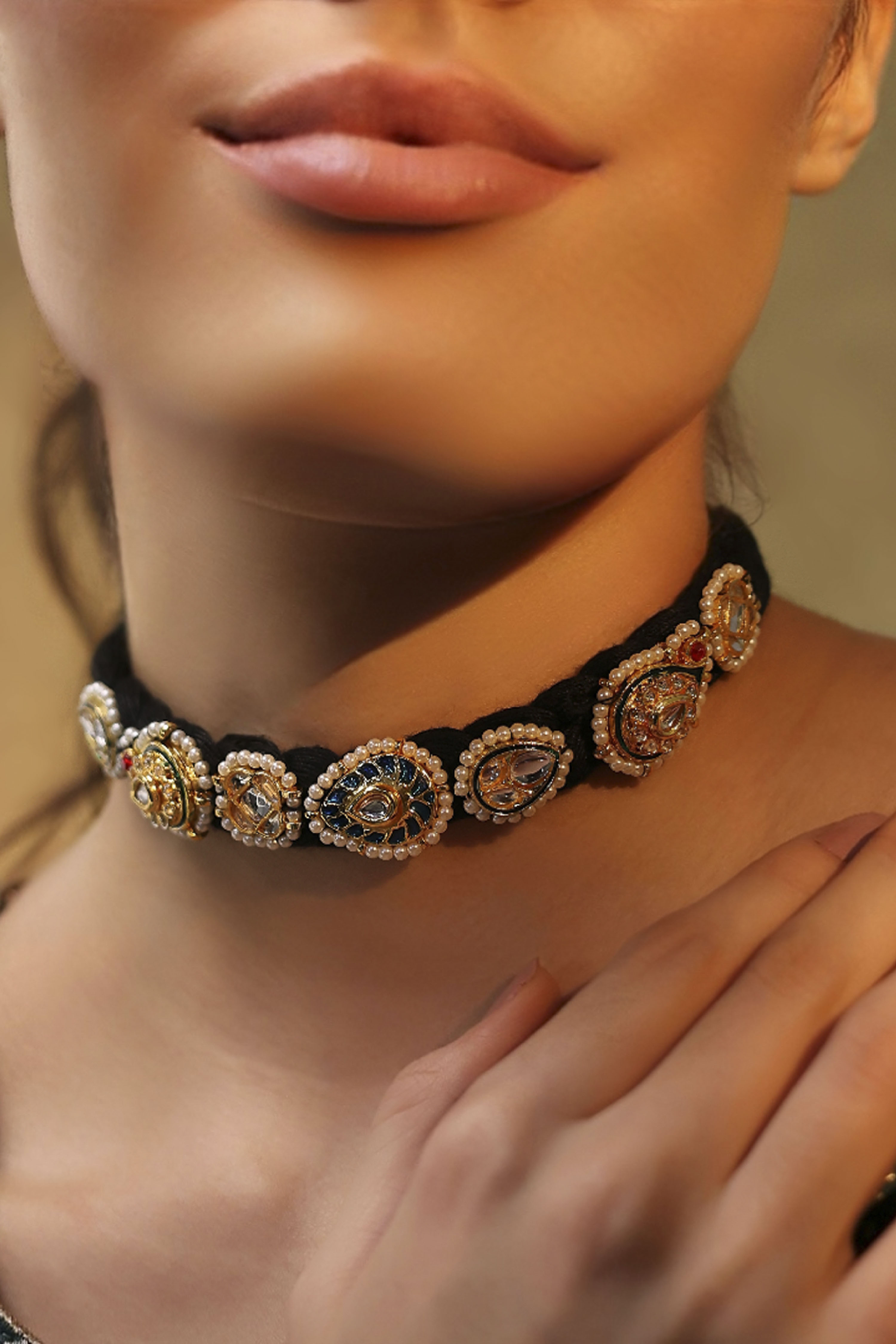 White Brass Kundan Necklace image number 1