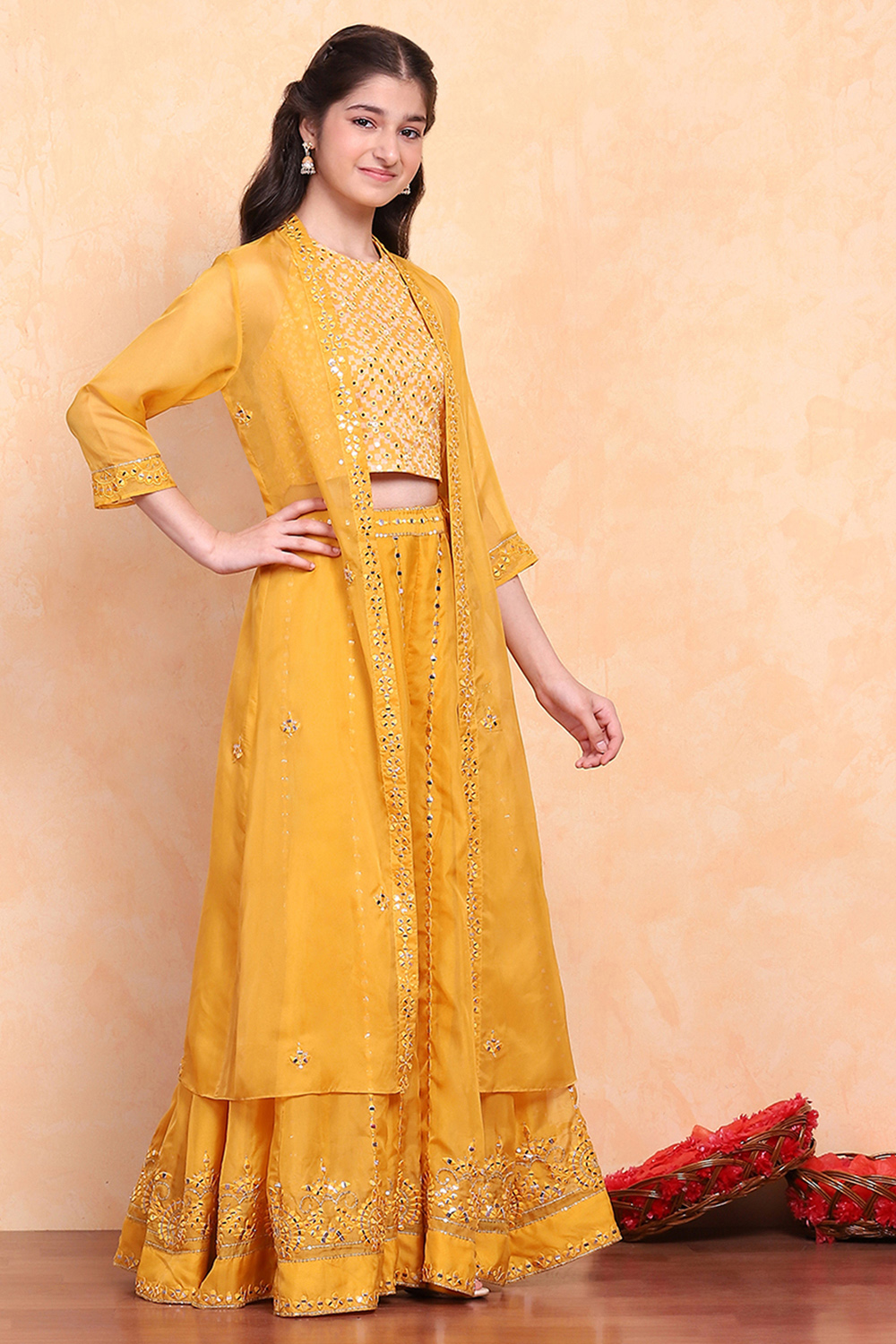 Yellow Polyester Set image number 4