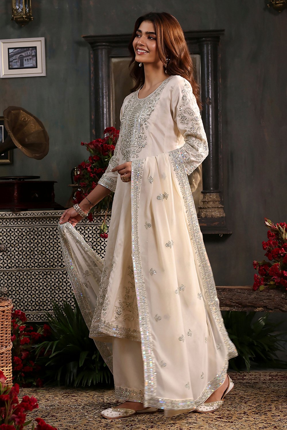 Off White Cotton Silk Anarkali Suit Set image number 3