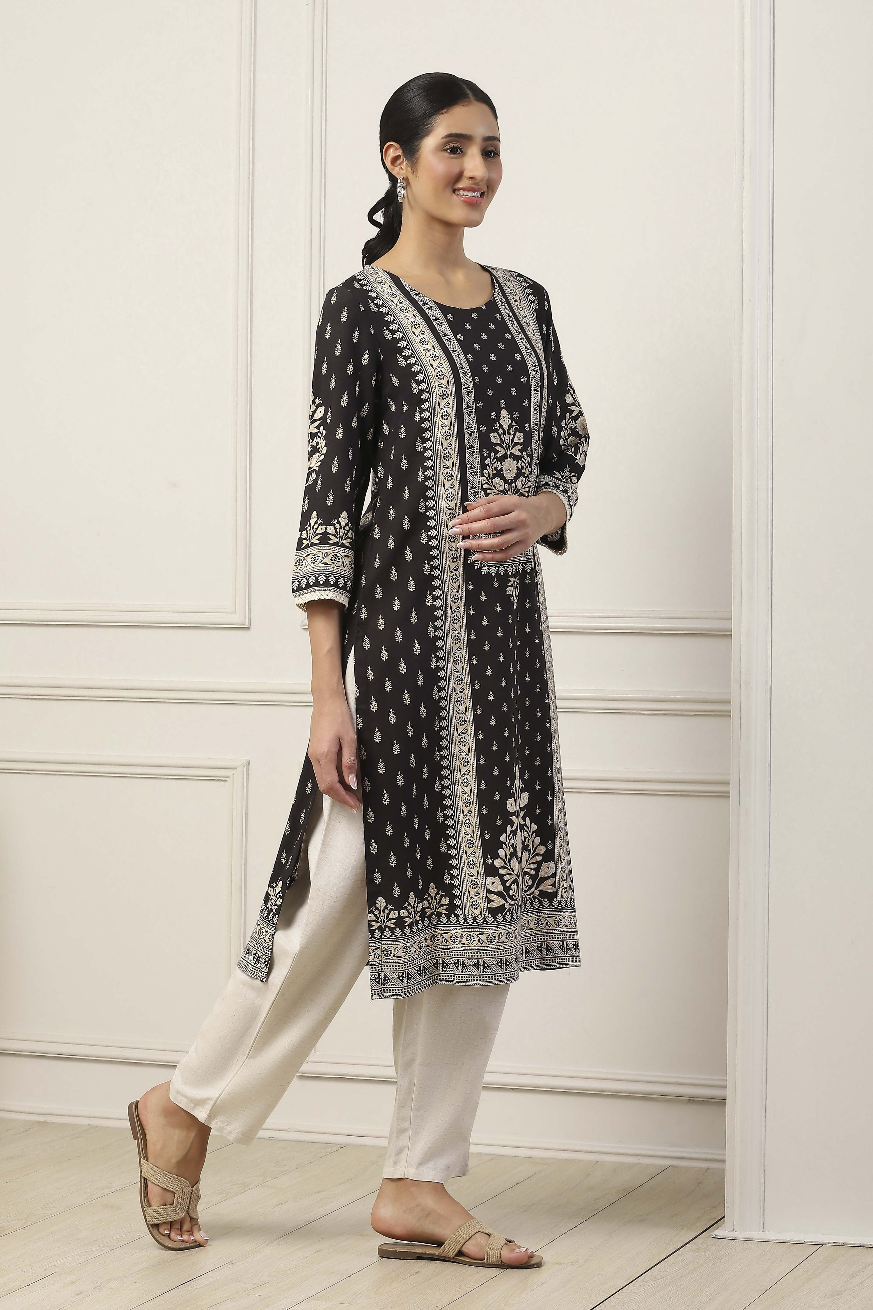 Black Viscose Rayon Ethnic Motif Printed Straight Kurta image number 4