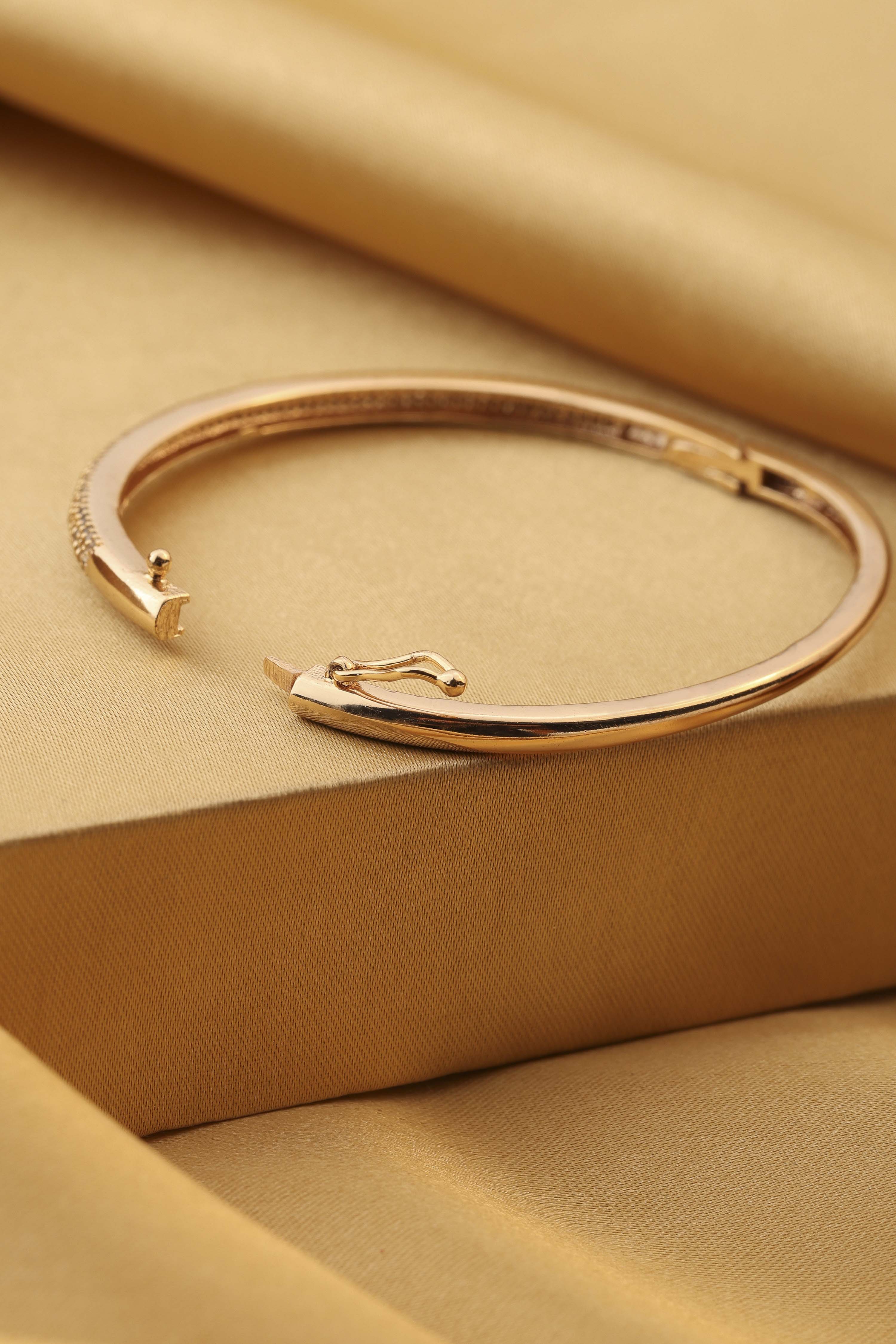 White Plastic Bracelet image number 2