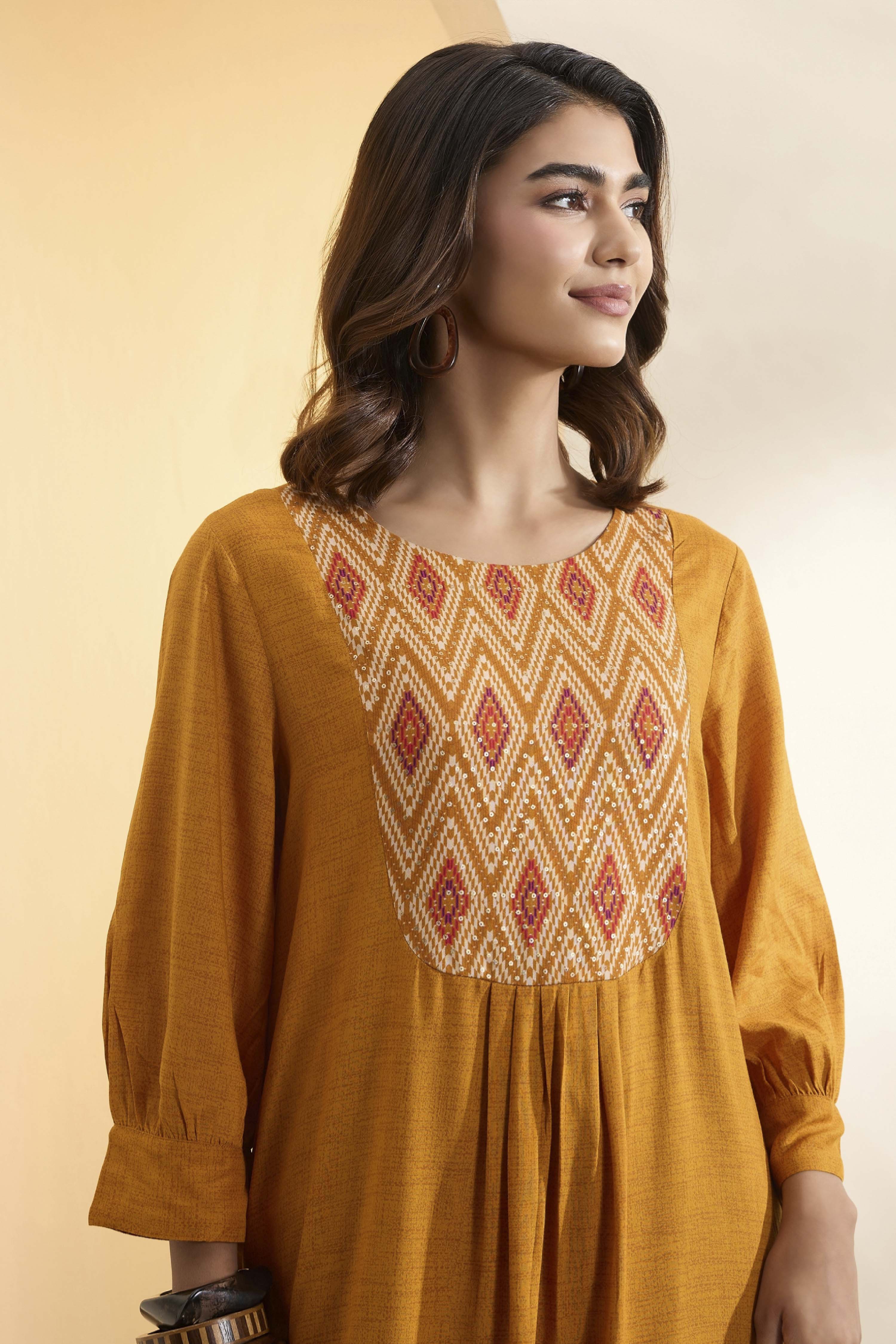 Mustard Viscose Rayon Straight Kurta image number 1