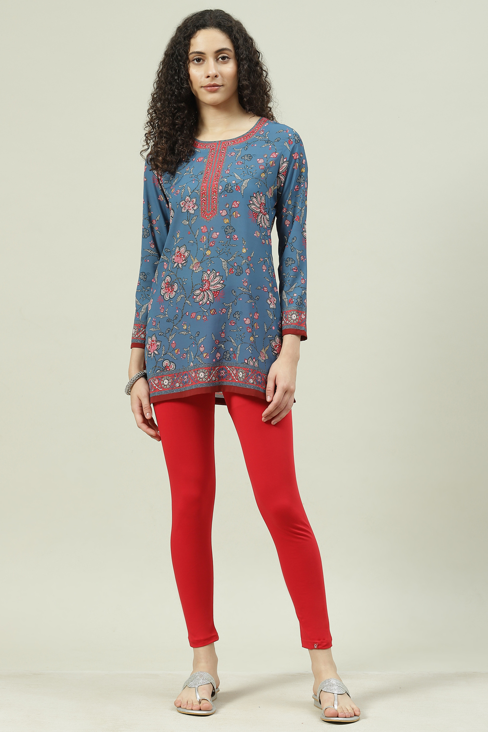 Black Cotton Blend Solid Leggings image number 5