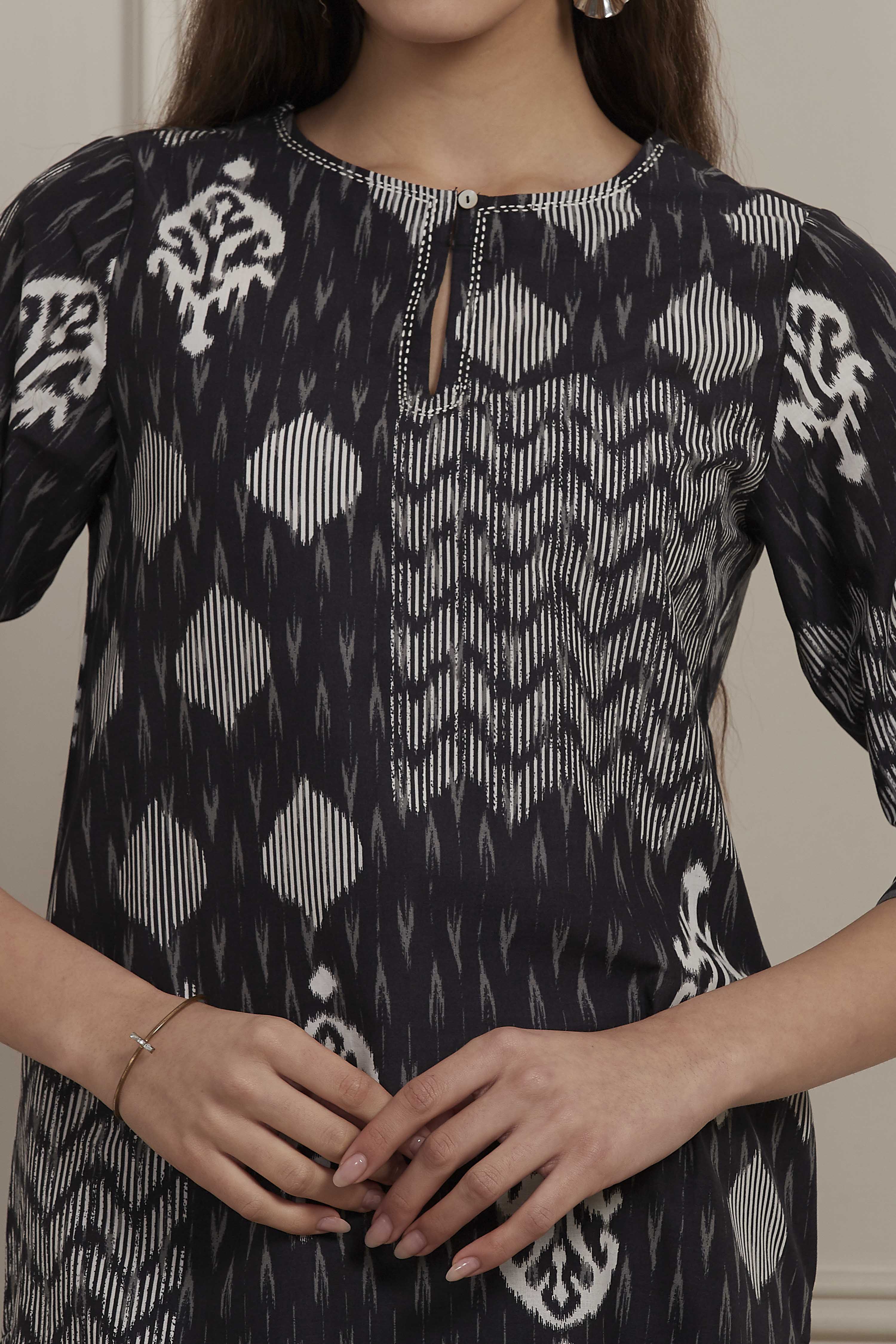 Black Cotton Straight Kurta image number 1