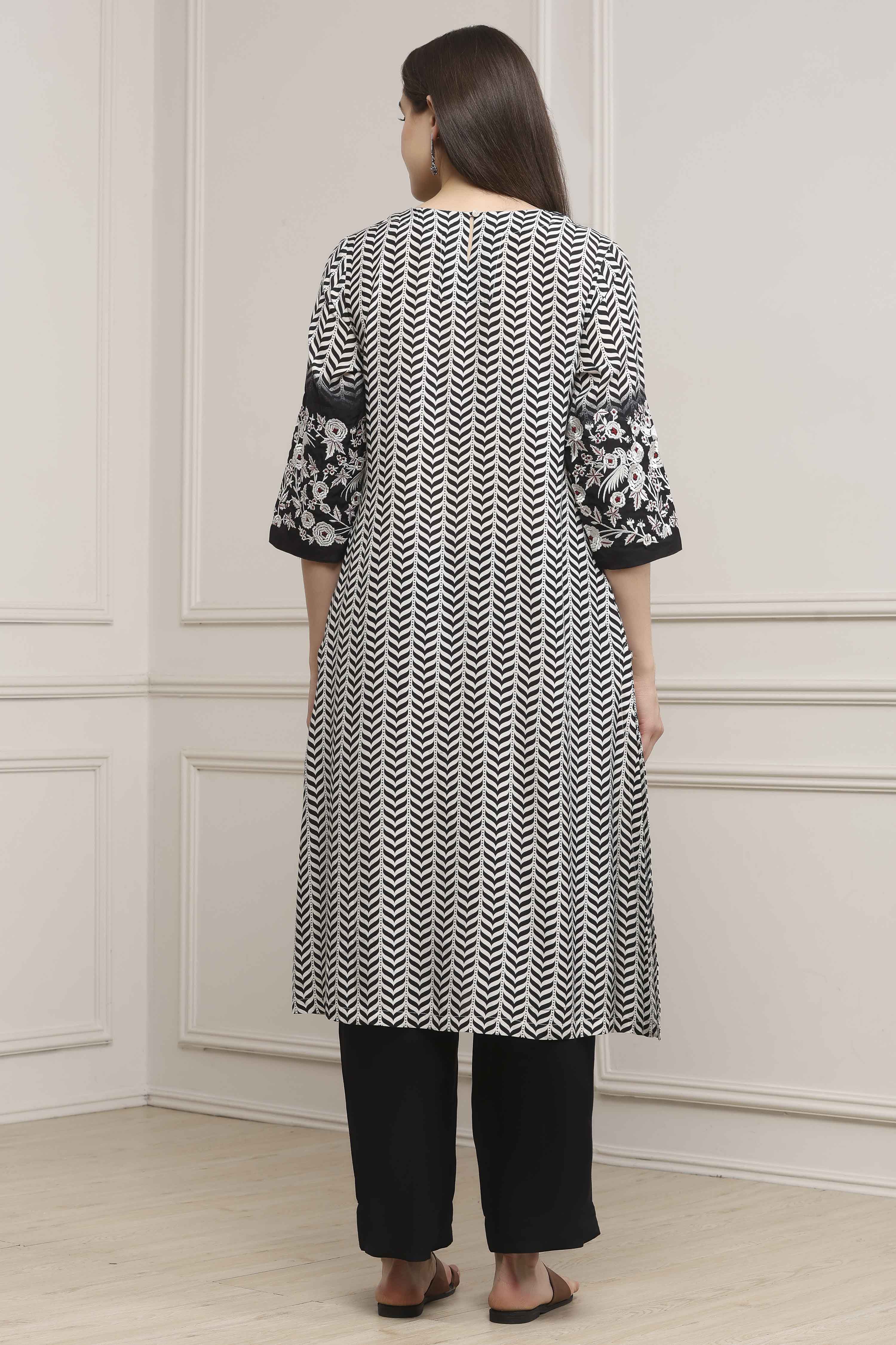 Black Modal Printed Straight Suit Set image number 4