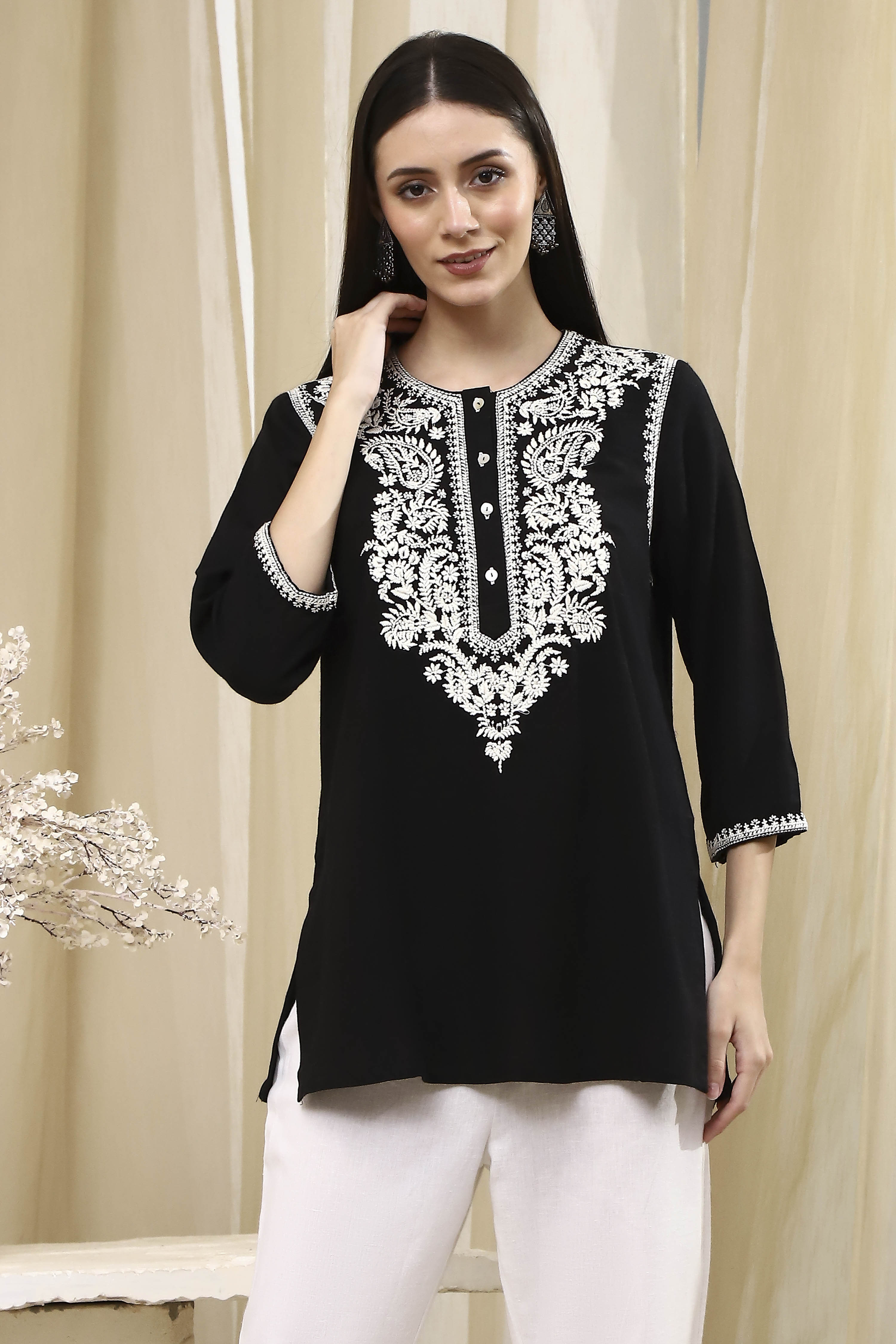 Black Embroidered Straight Short Kurta image number 5