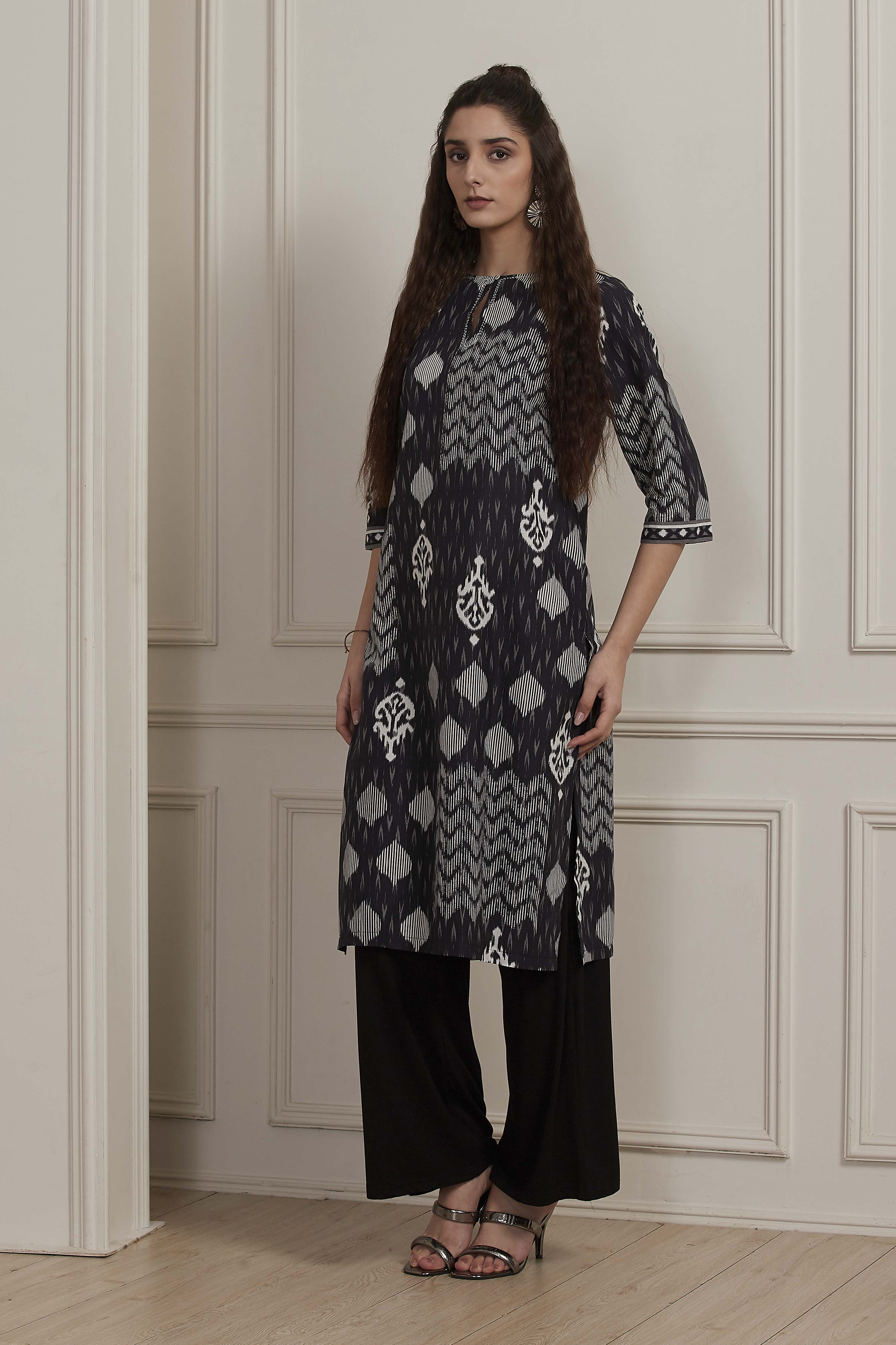 Black Cotton Straight Kurta image number 2