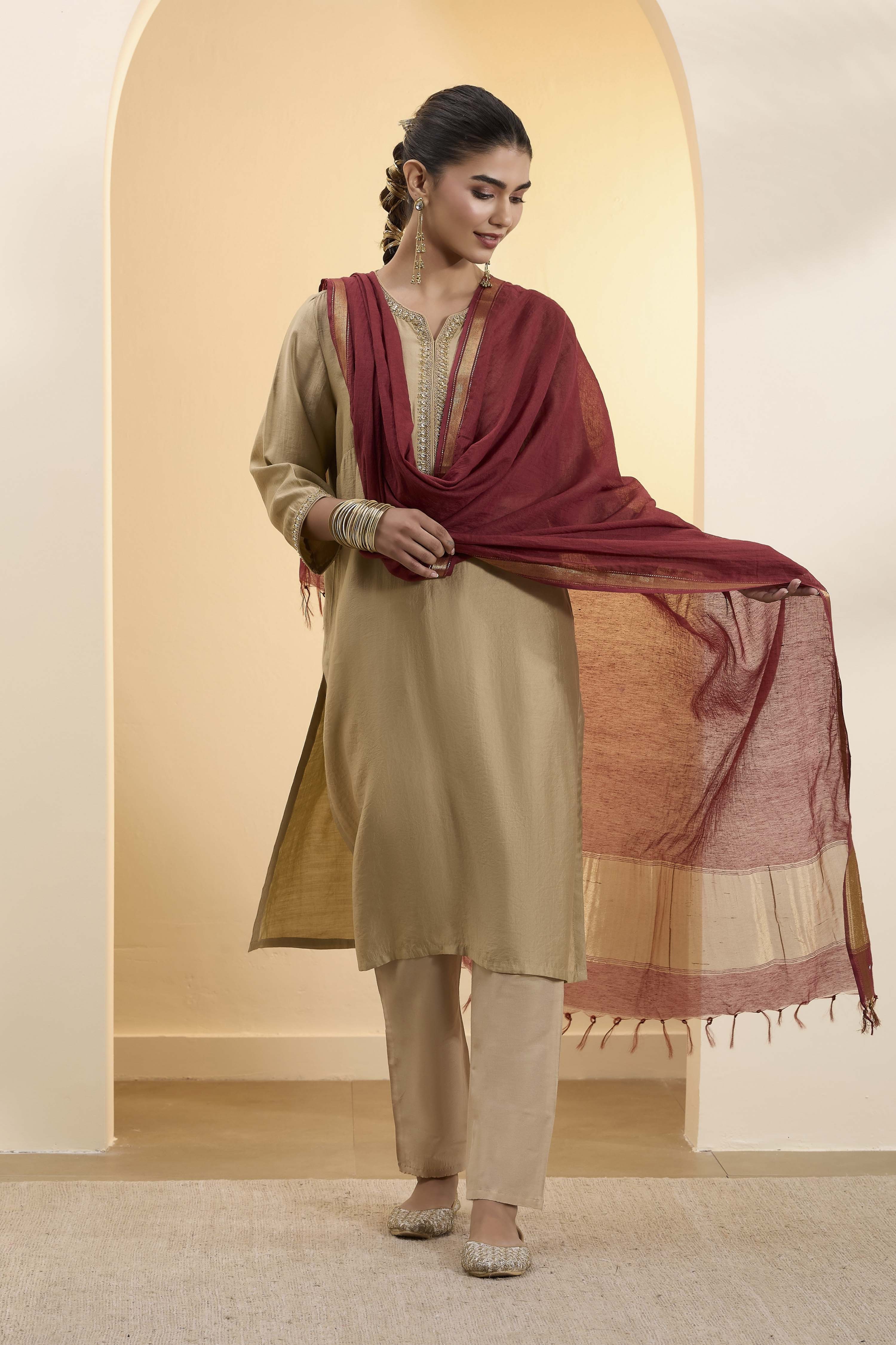 Maroon Cotton Zari Dupatta image number 0