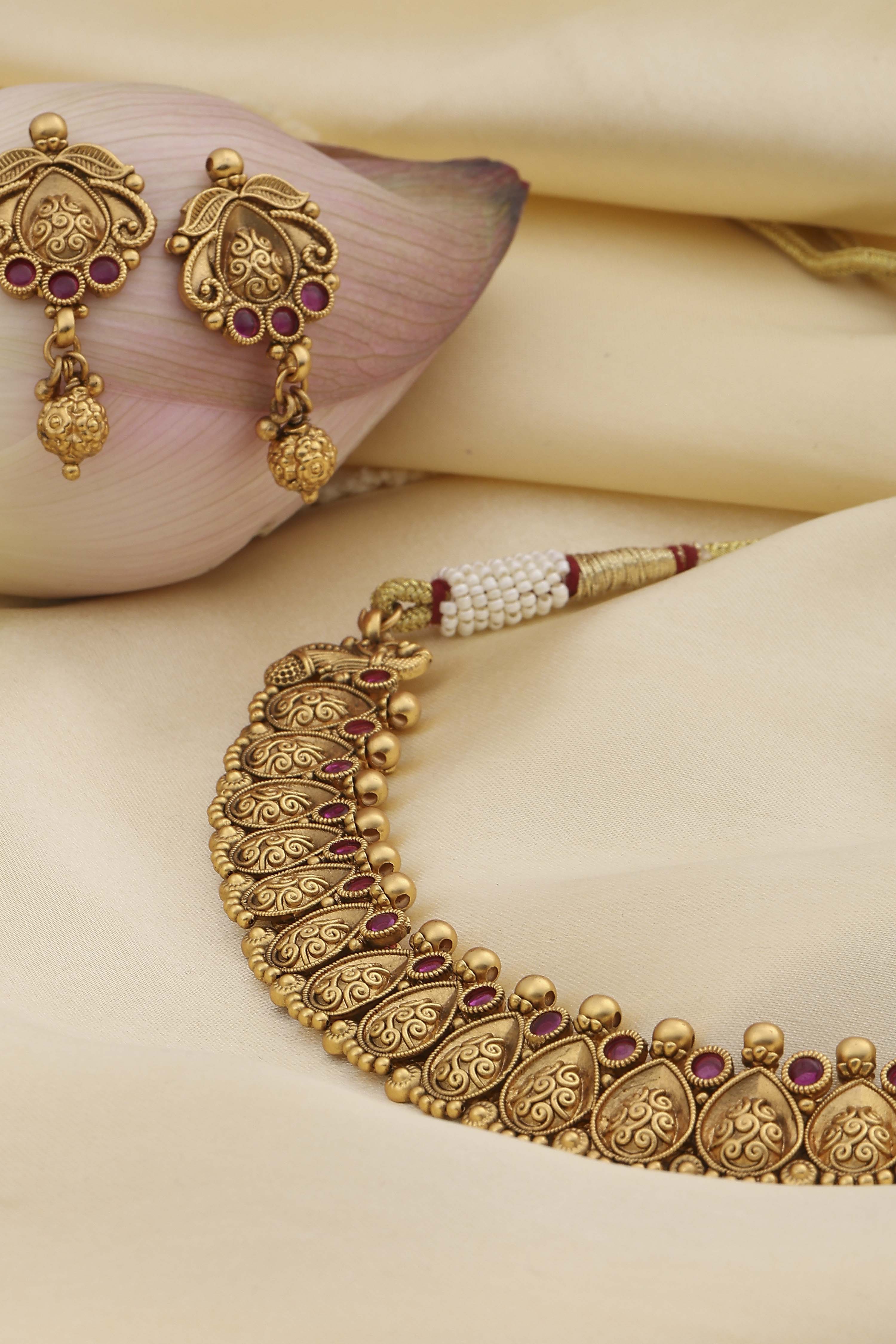 Gold Brass Necklace Set image number 2