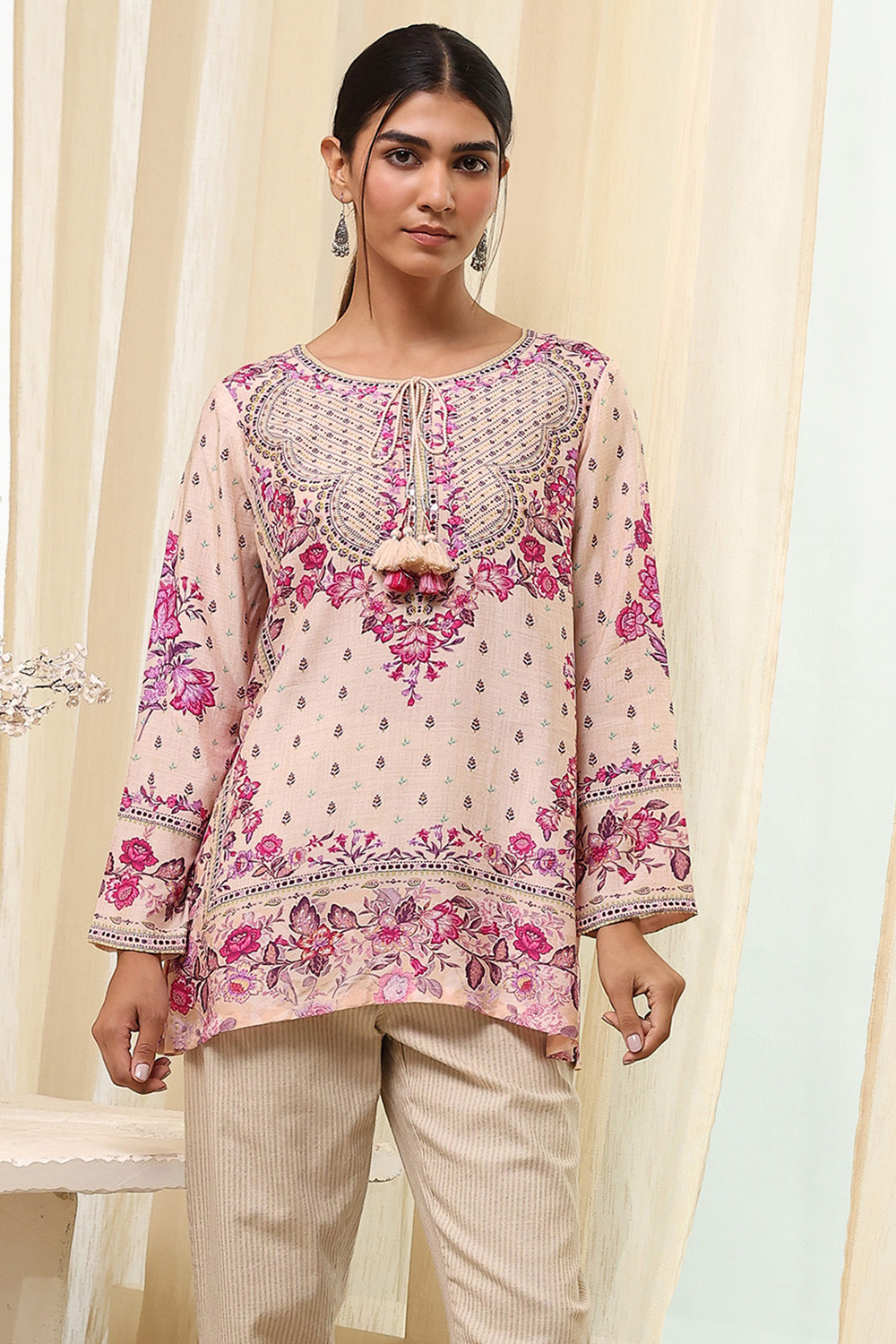 Off-White-Pink Modal Blend Straight Printed Short Kurta image number 5