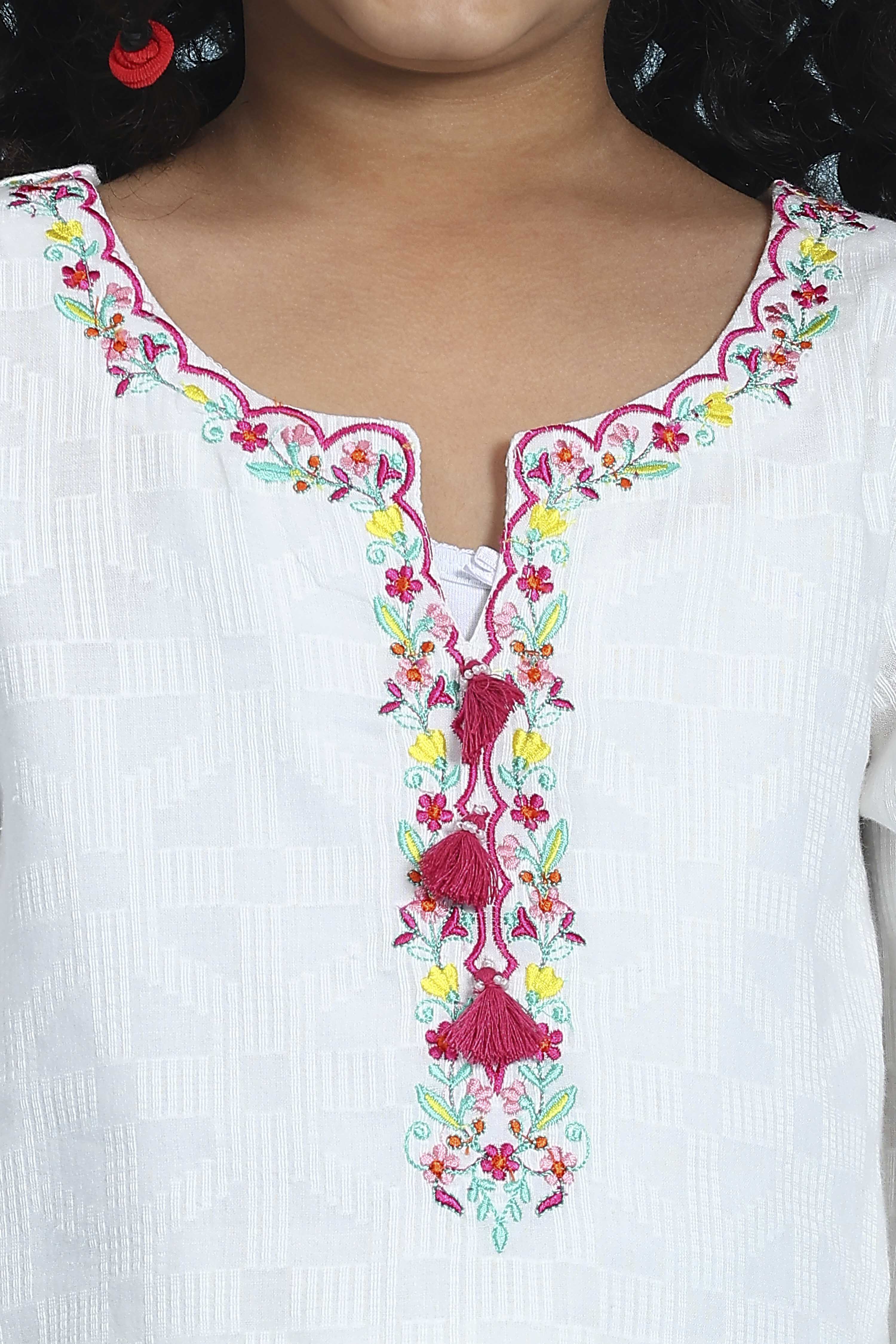 White Cotton Solid Straight Suit Set image number 1