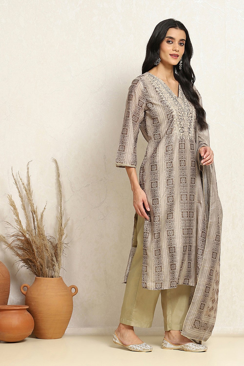 Pink Chanderi Bandhani Printed Unstitched Suit Set image number 6