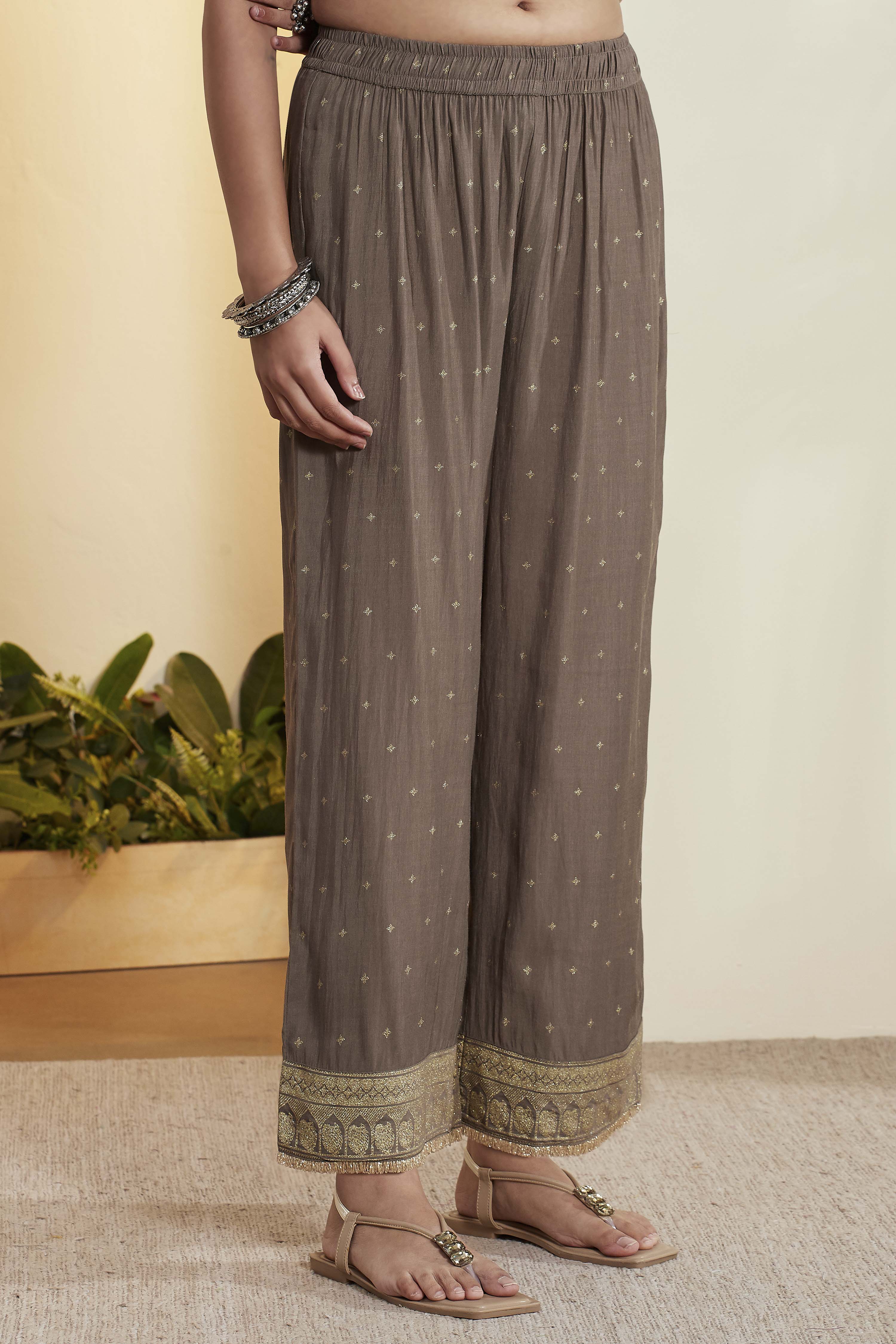 Grey Viscose Blend Printed Straight Palazzos image number 4