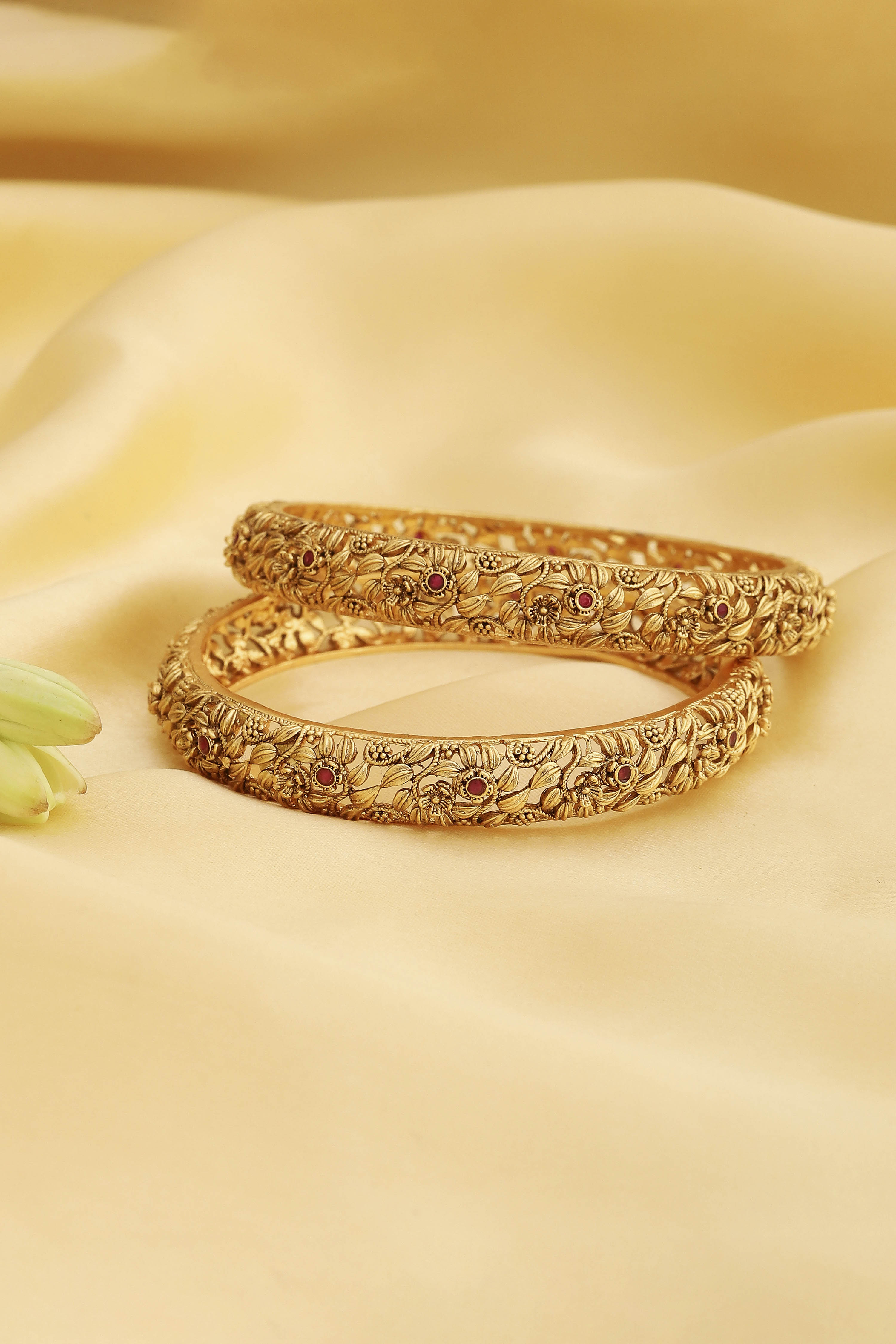 Red Gold Plated Alloy Floral Studded Bangles image number 0