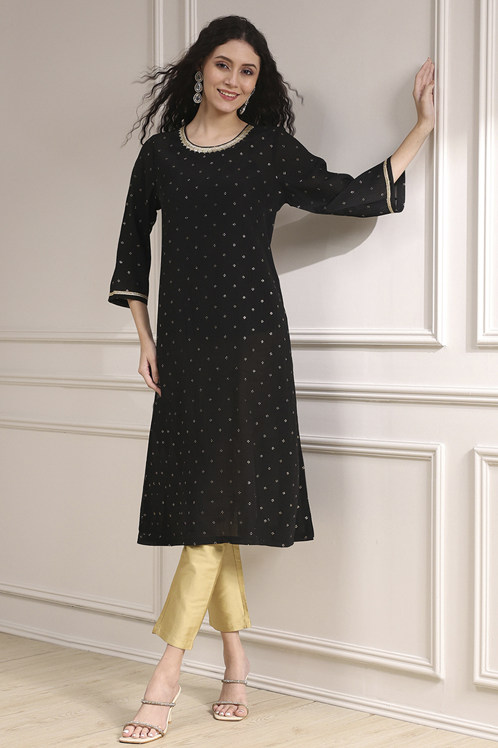 Black Metallic Pattern Straight Kurta image number 0