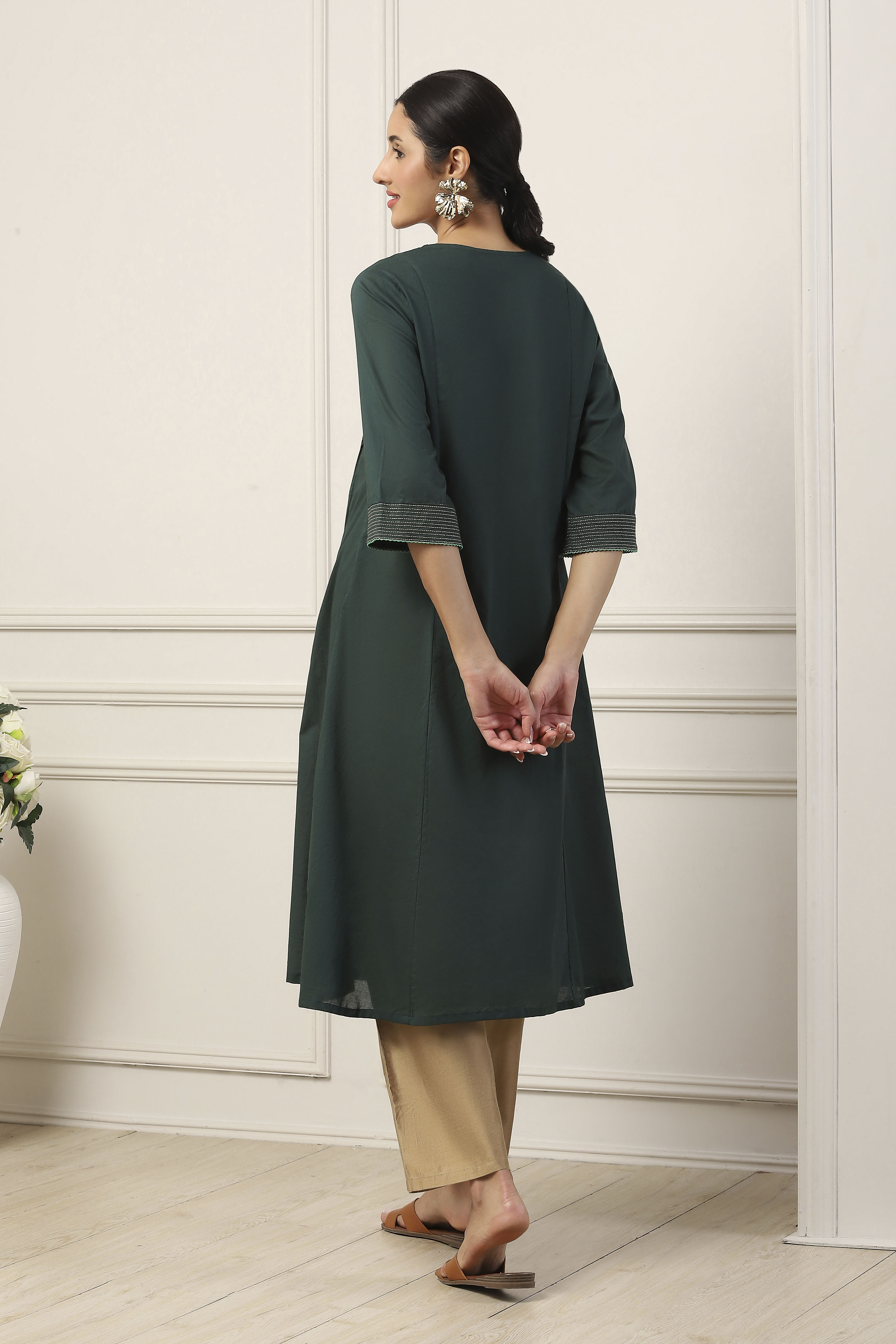 Green Cotton Solid Pleated A-Line Kurta image number 3