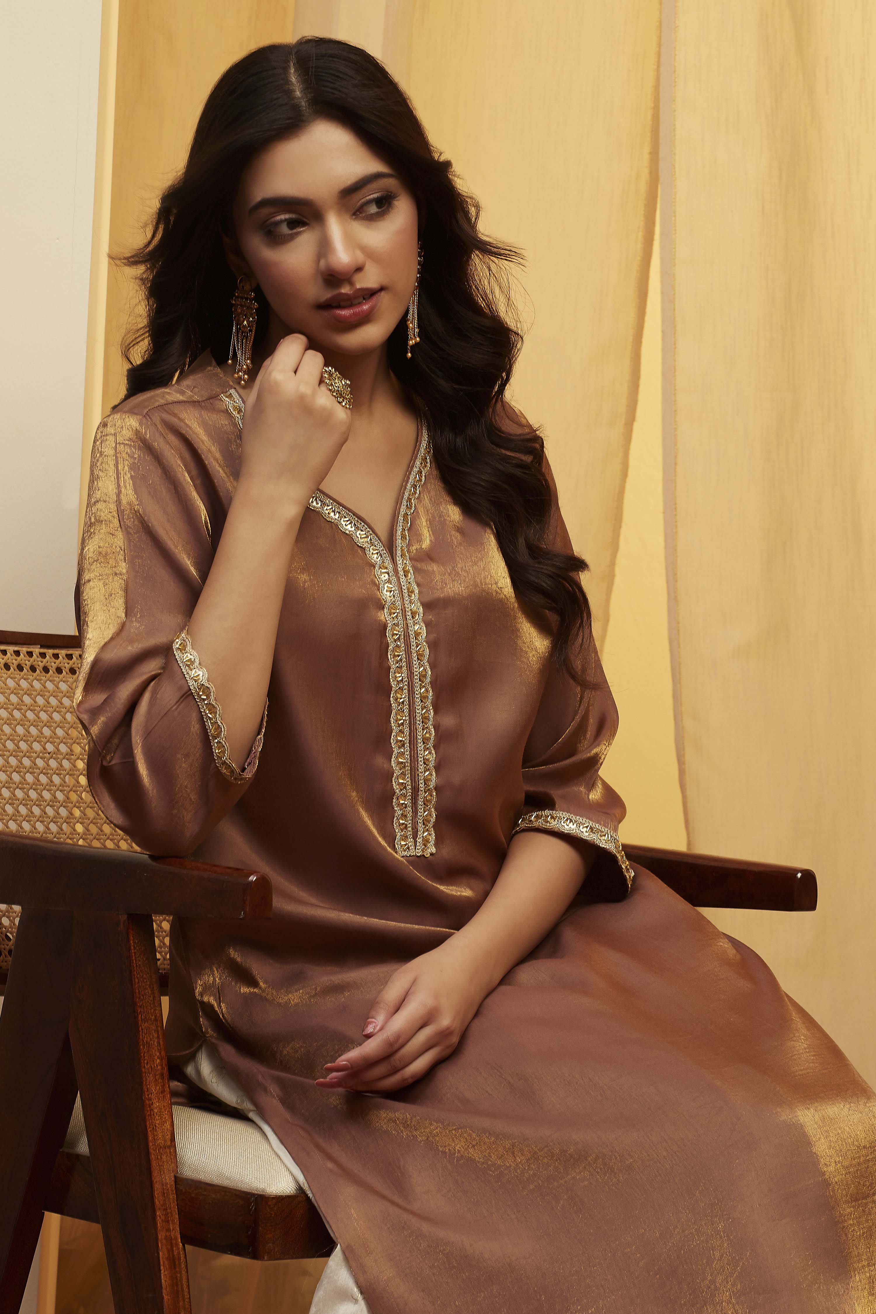 Mauve Viscose Rayon Sheen Straight Kurta image number 1