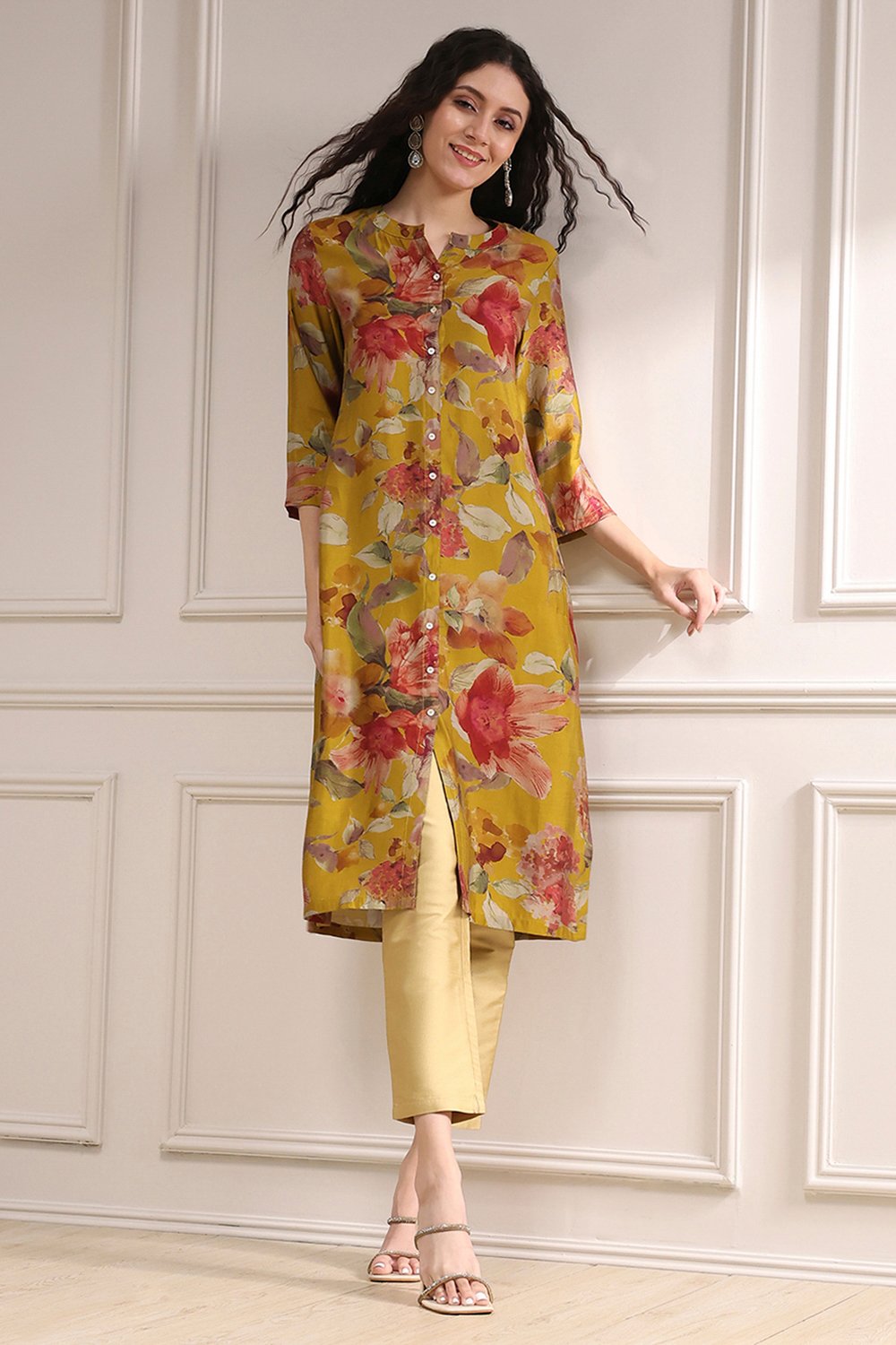Yellow Floral Printed Straight Kurta image number 6
