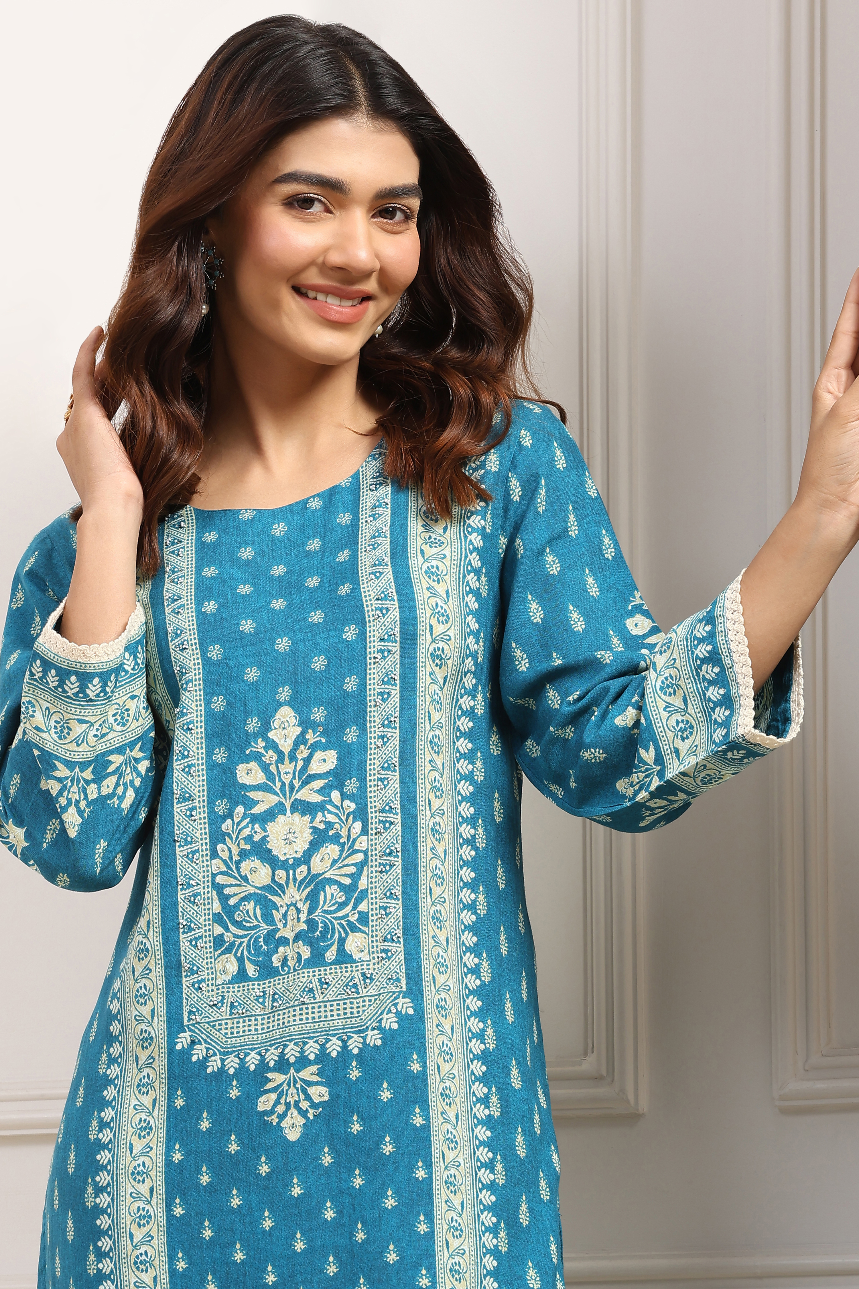 Black Viscose Rayon Ethnic Motif Printed Straight Kurta image number 6