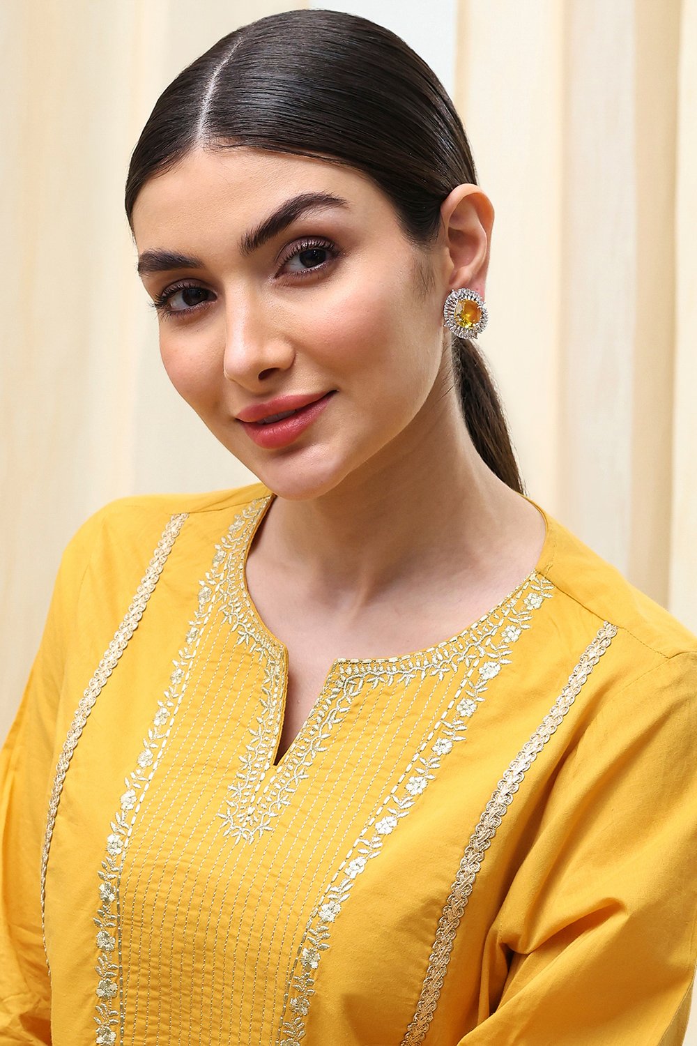 Yellow Silver-Plated Circular Studs image number 3