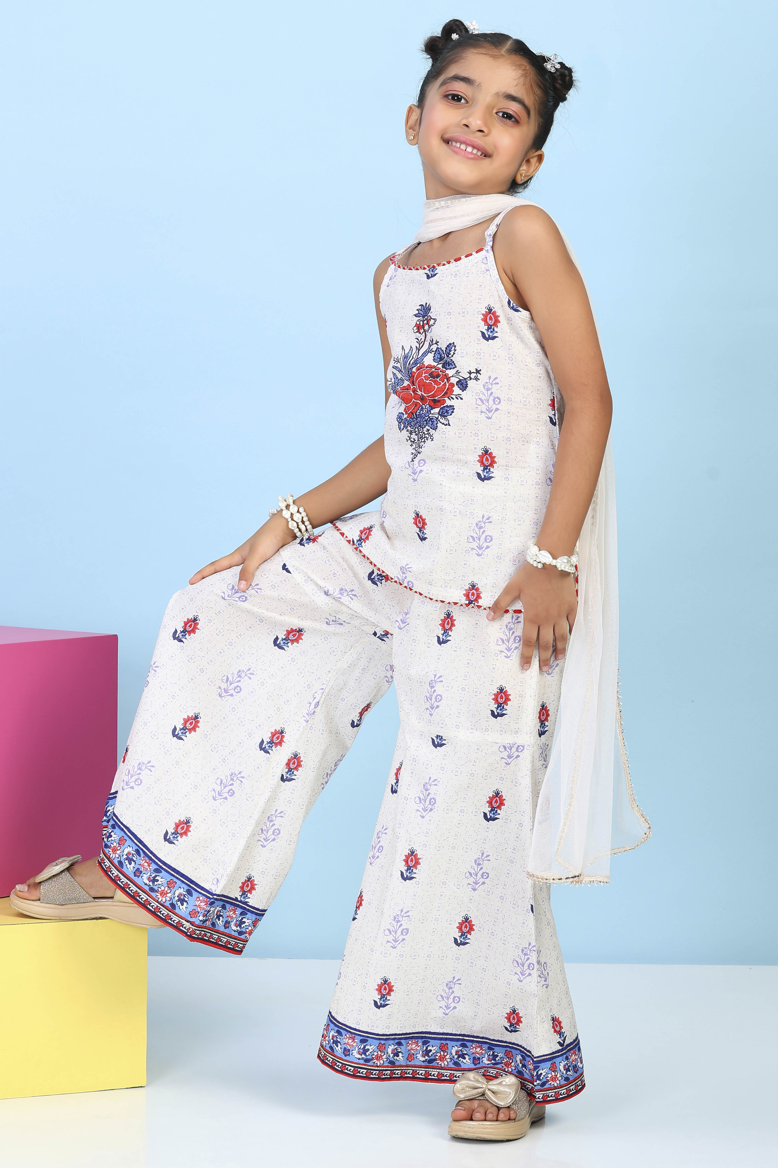 Off White Cotton Printed Straight Suit Set image number 3