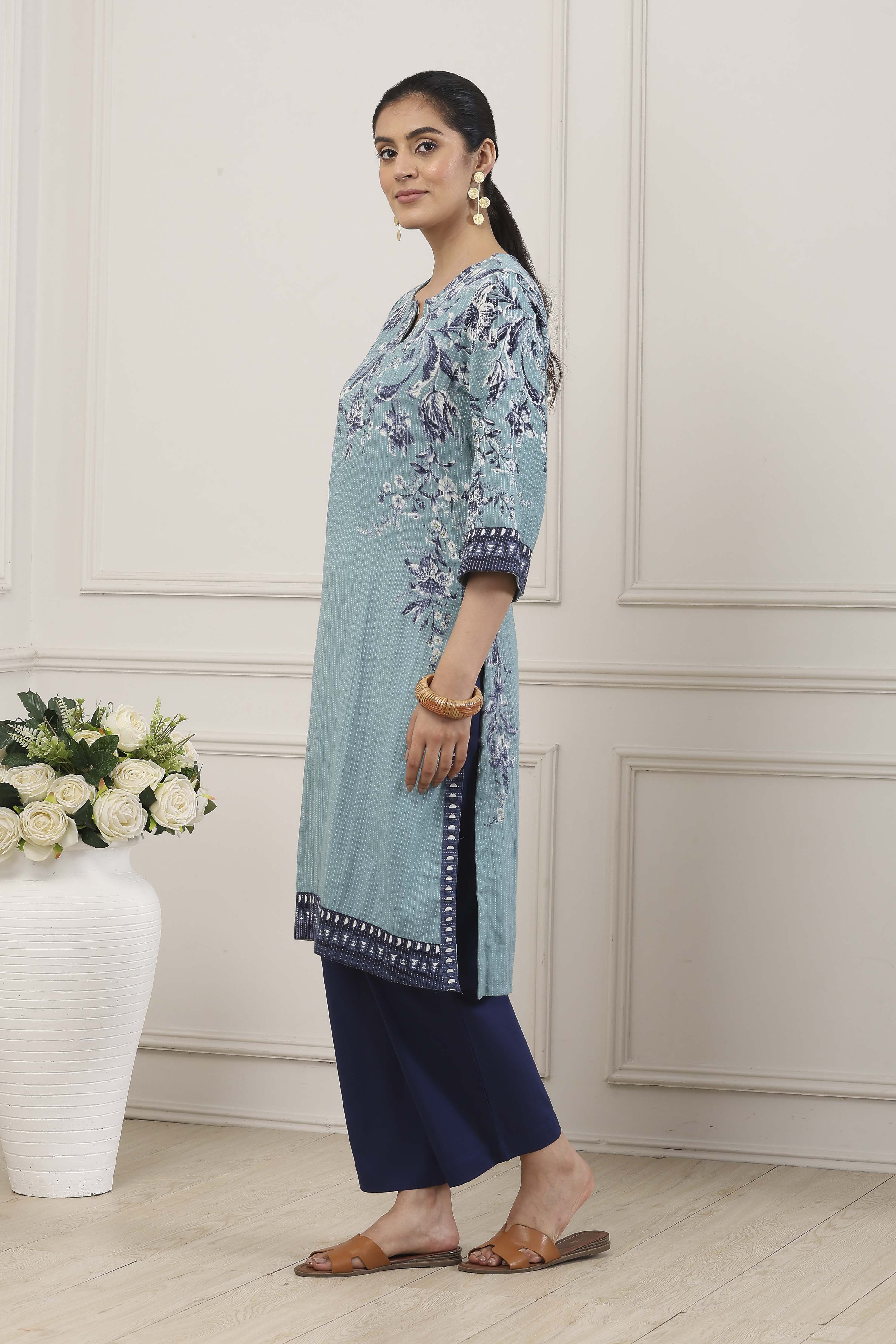 Blue Cotton Floral Printed Straight Kurta image number 2