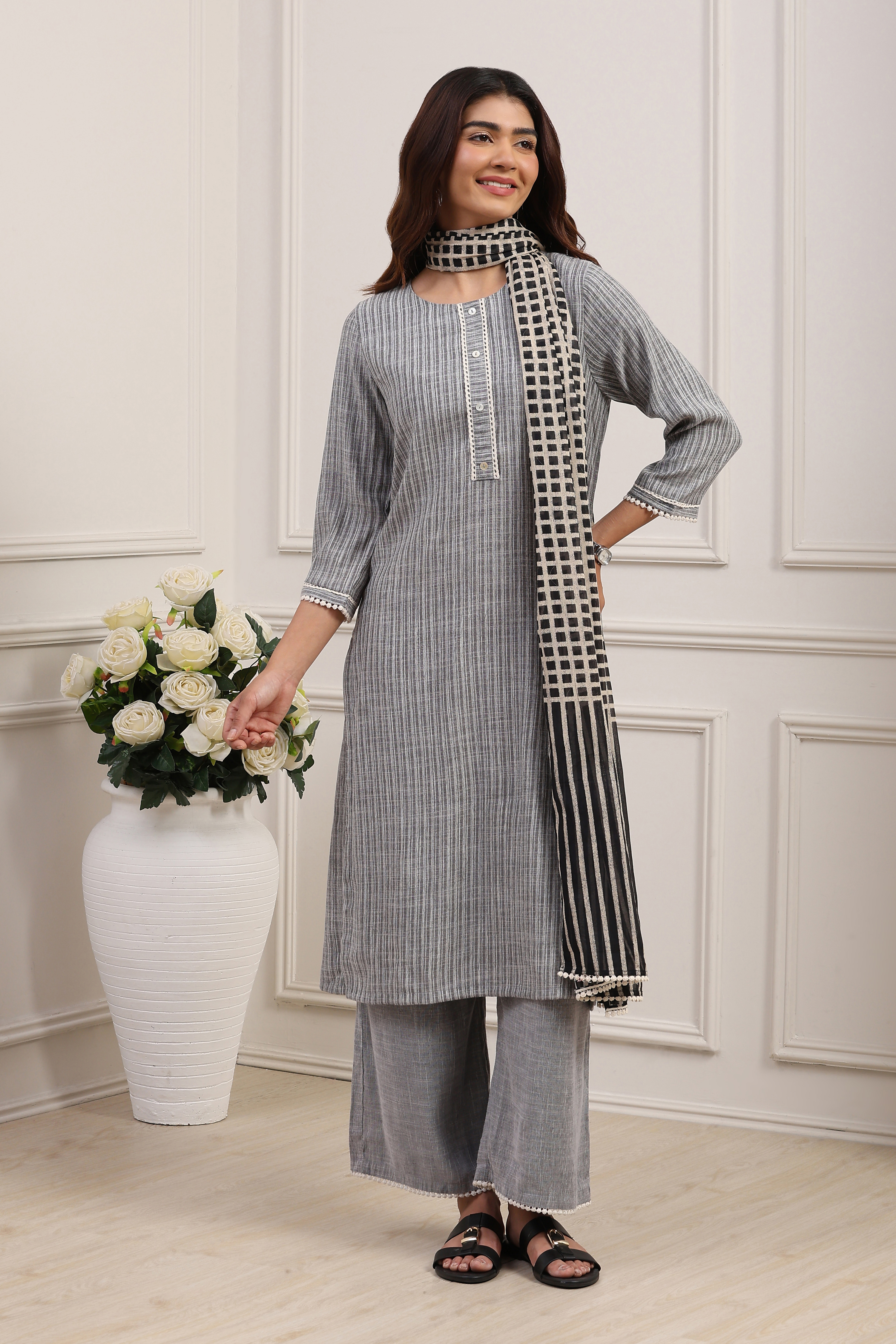Black Polyester Yarndyed Straight Suit Set image number 6