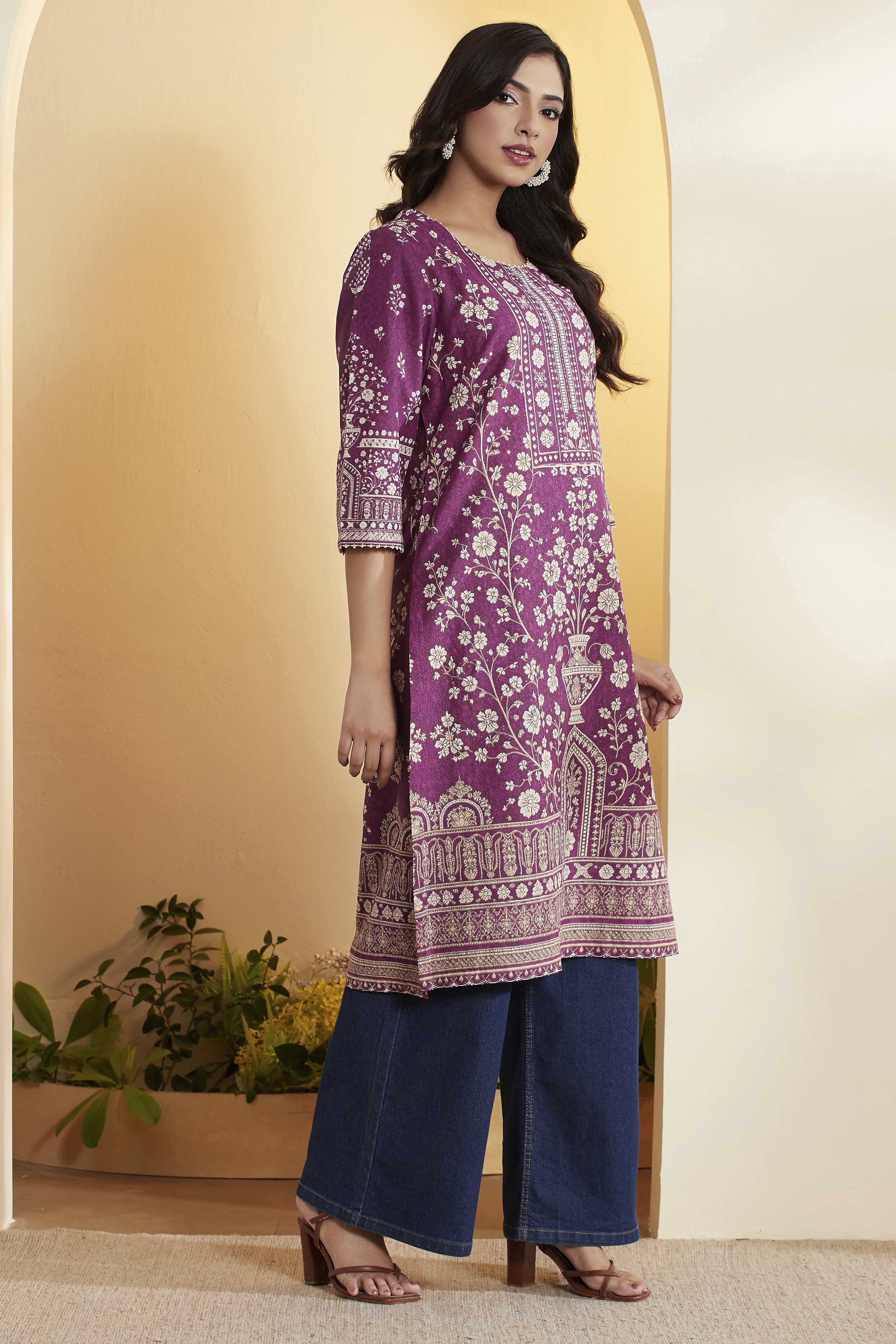 Purple Cotton Floral Printed Straight Kurta image number 3