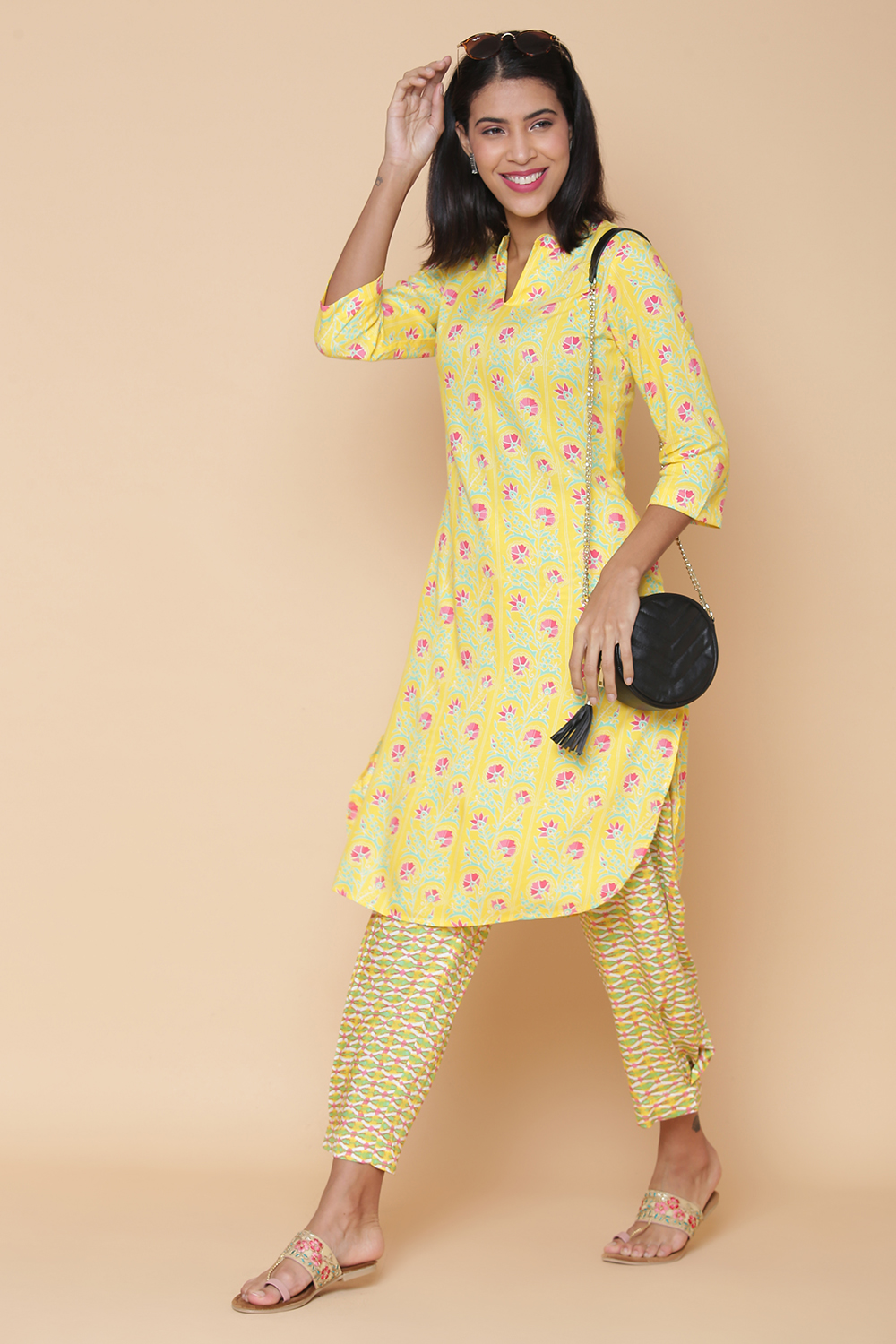 Cream Rayon Straight Kurta Pants Set image number 6