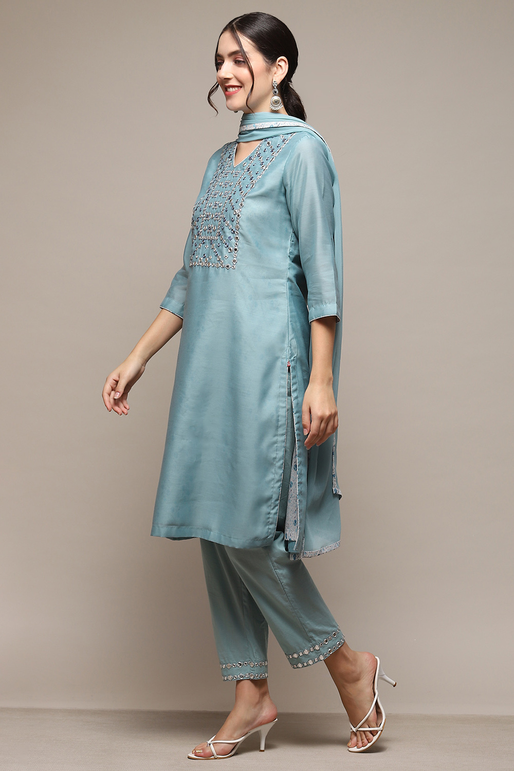 Powder Blue Cambric Narrow Kurta Pant Suit Set image number 4