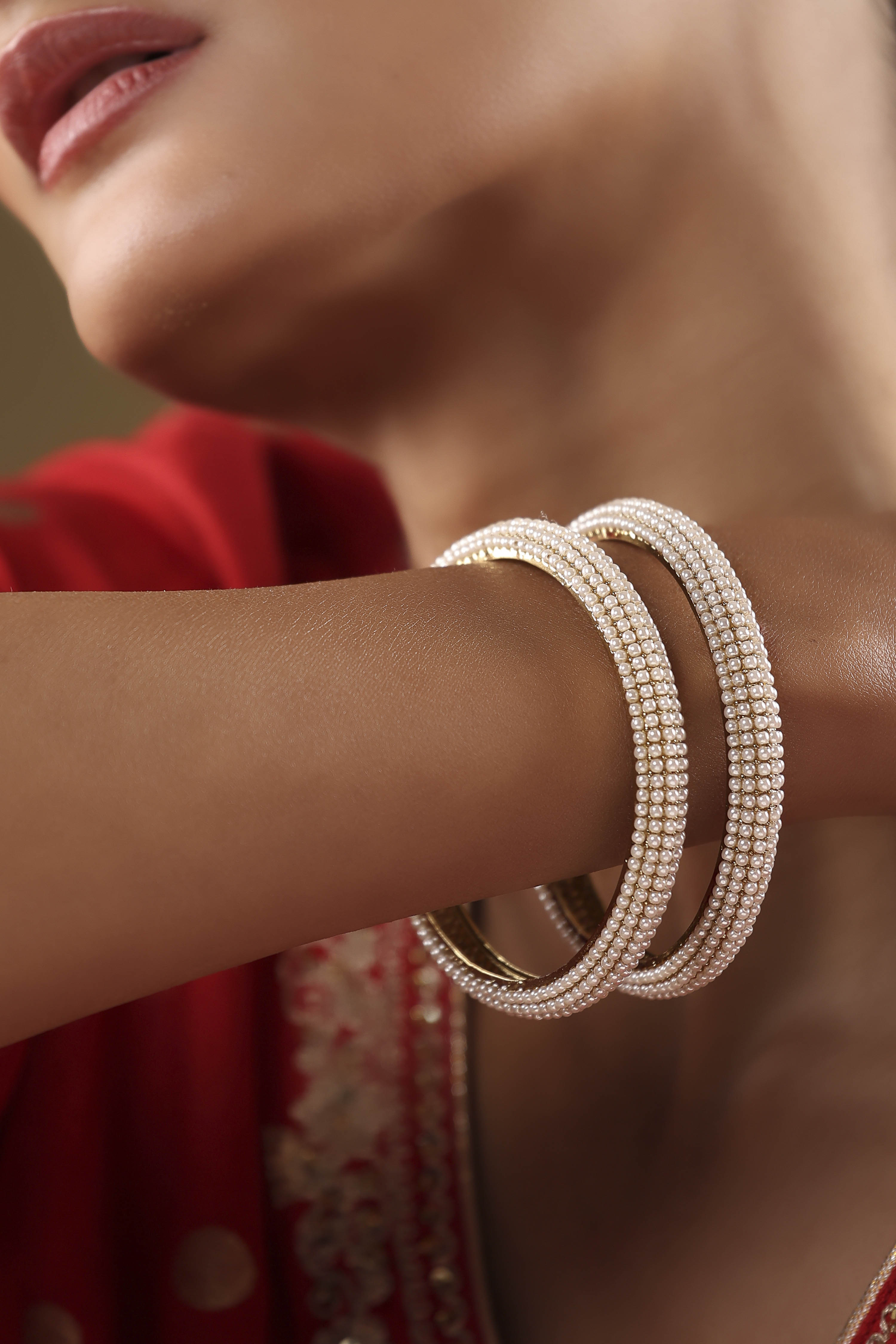 Pearl Alloy Bangle image number 4