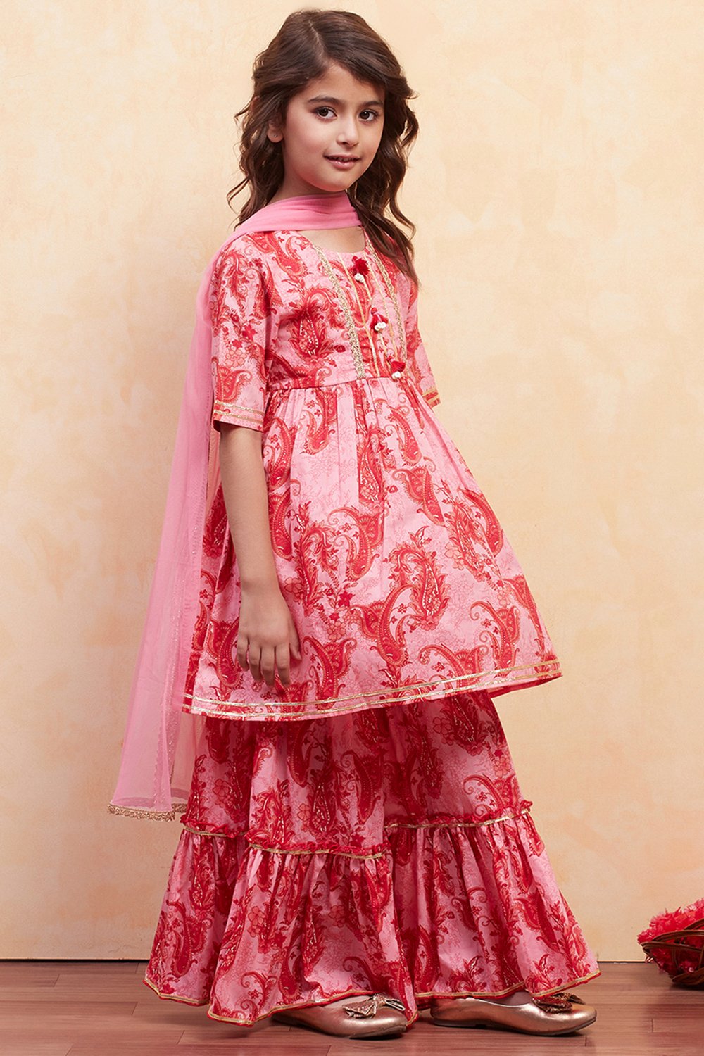 Pink Cotton Gathered Suit Set image number 5