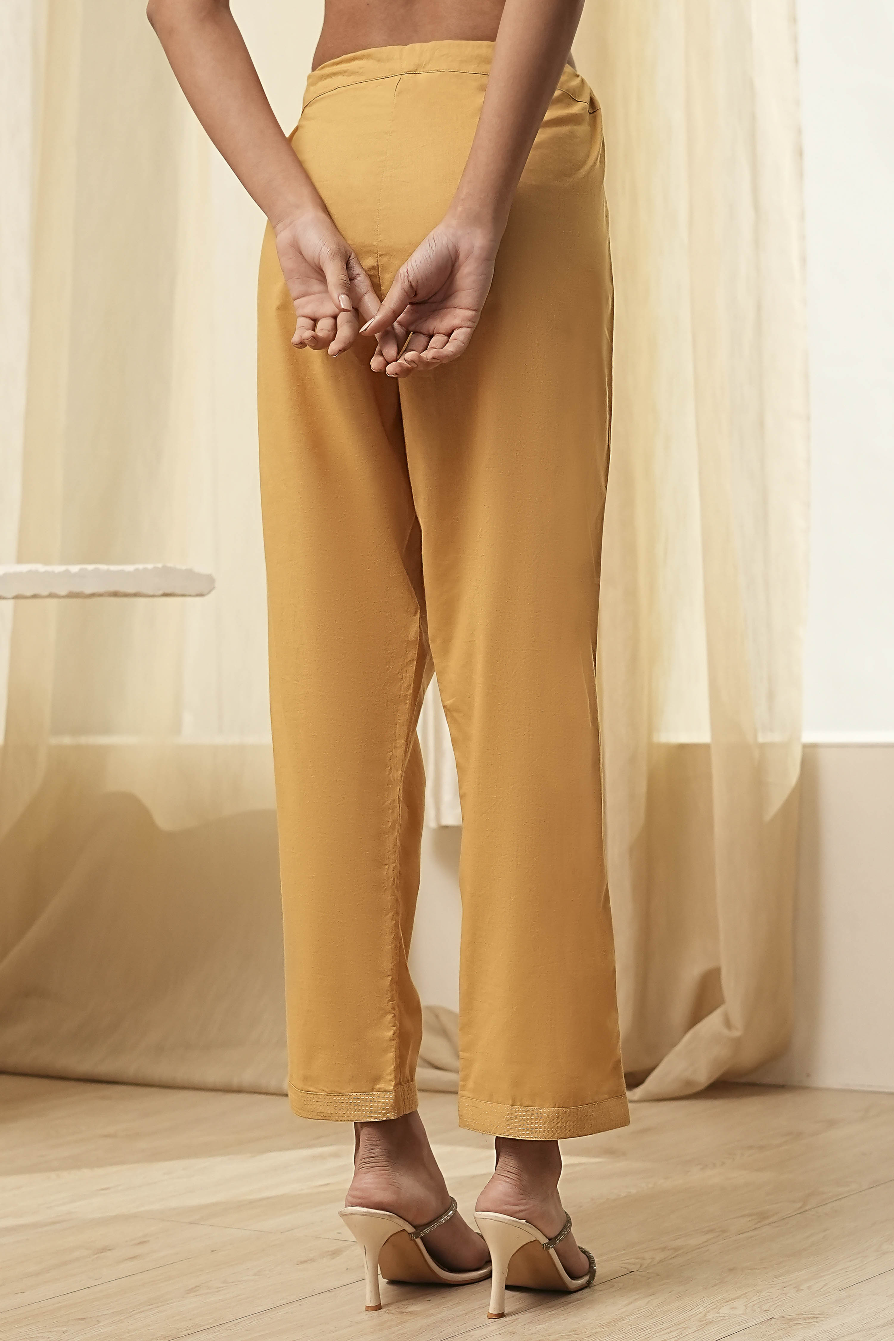 Cream-Colored Cotton Solid Regular Pants image number 5