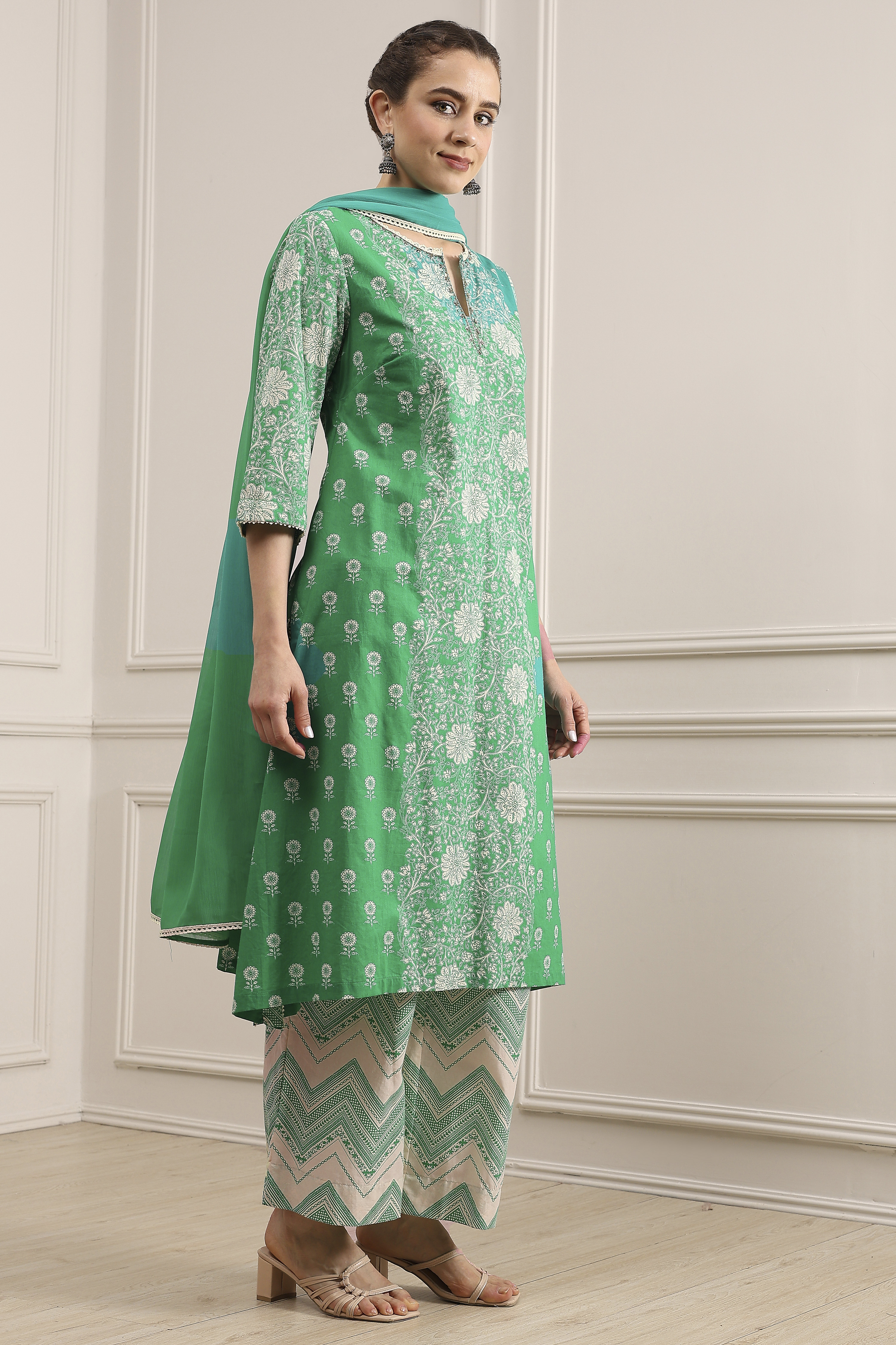 Green Cotton A-Line Printed Suit Set image number 5