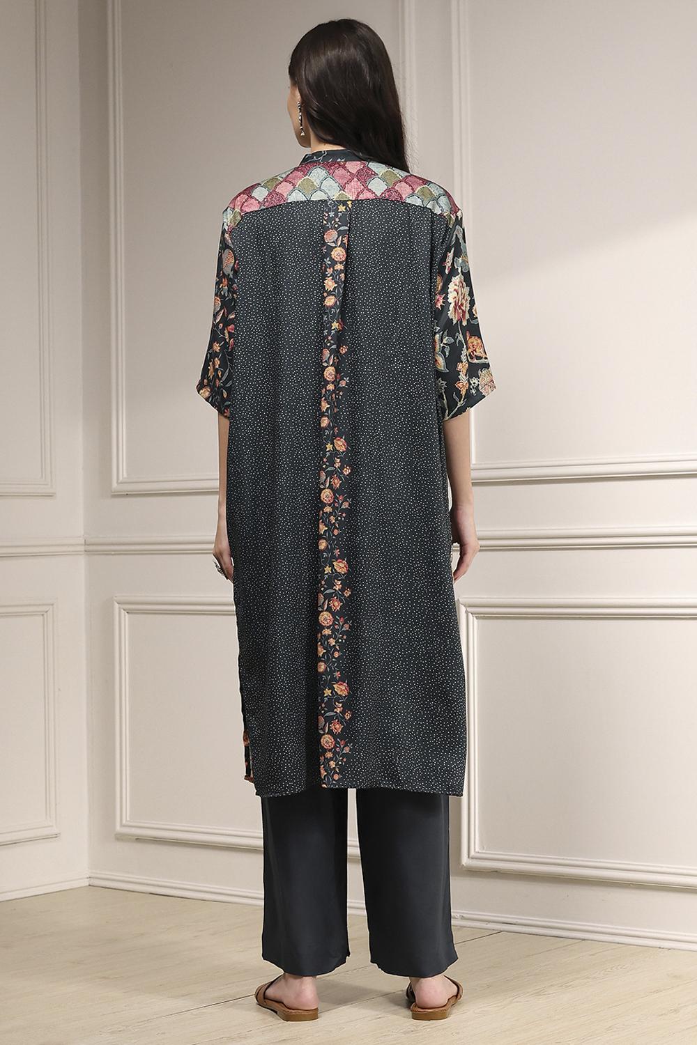 Charcoal Printed Straight Suit Set image number 4