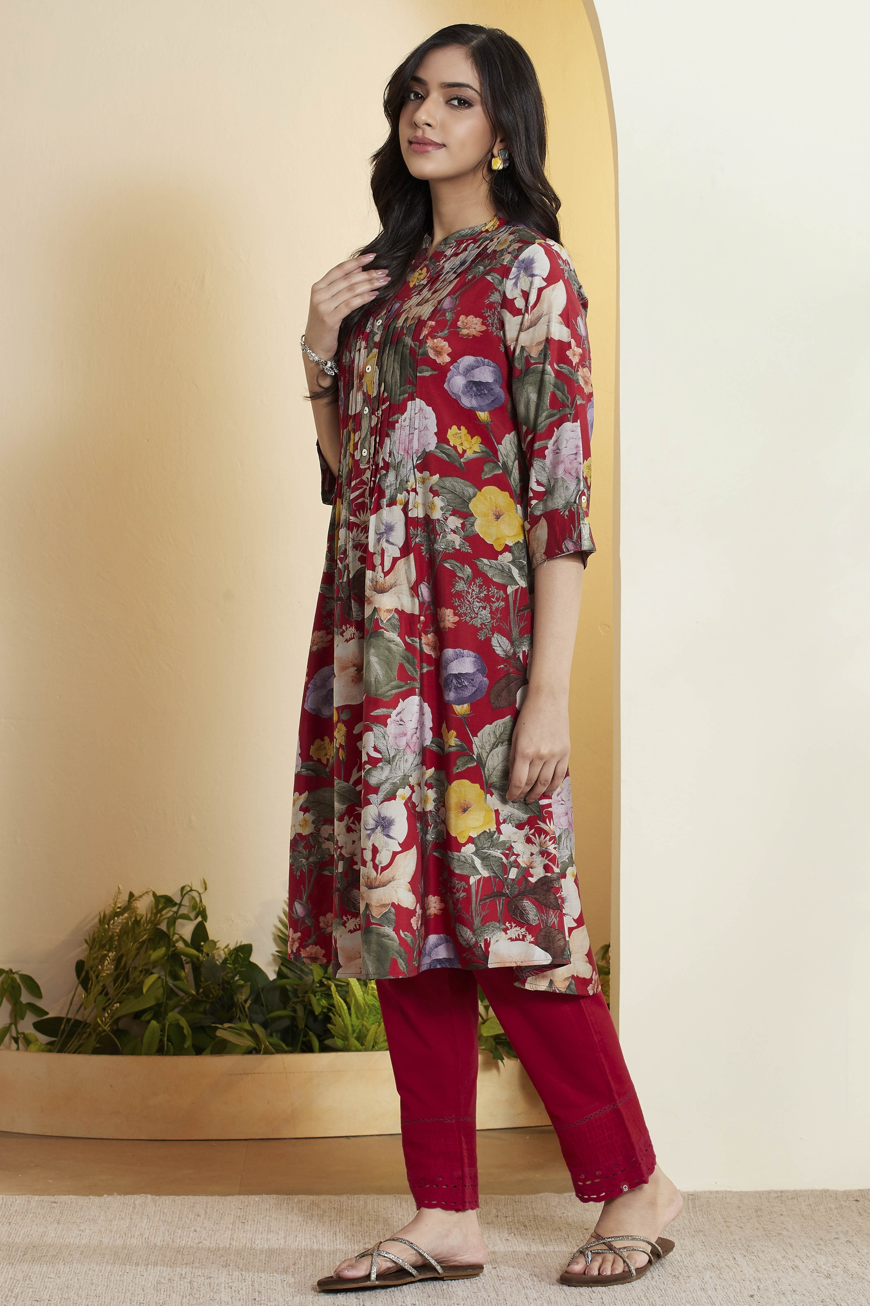 Blue Poly Viscose Floral Printed Straight Kurta image number 3