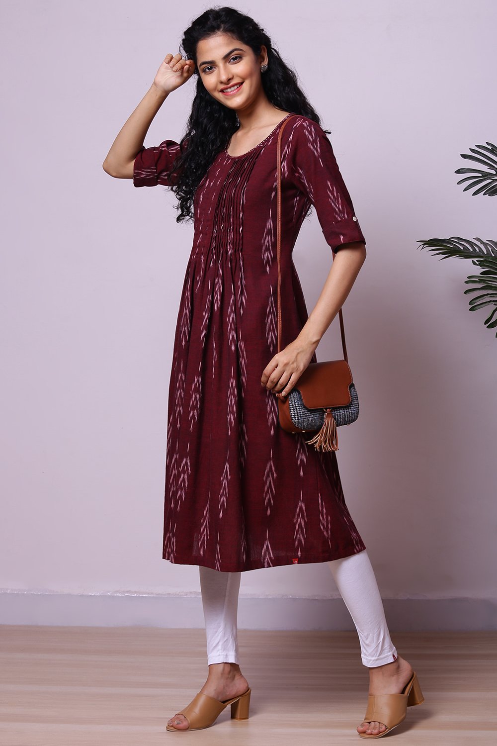 Deep Maroon Cotton Ikkat Yarndyed Kurta image number 4
