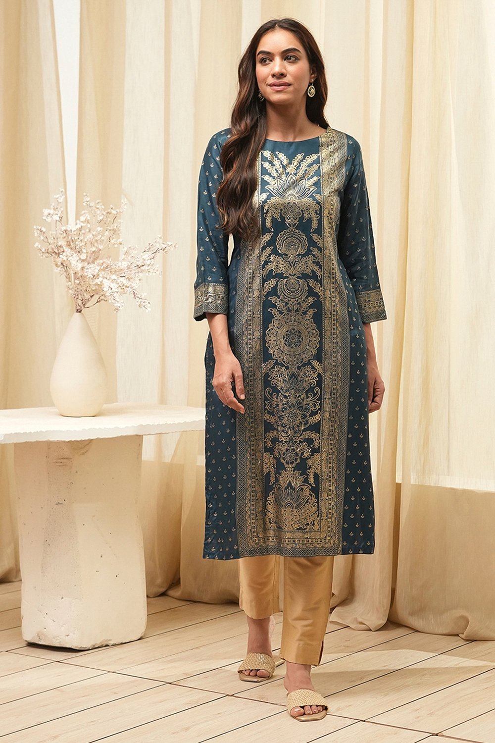 Indigo Rayon A-Line Printed Kurta image number 5